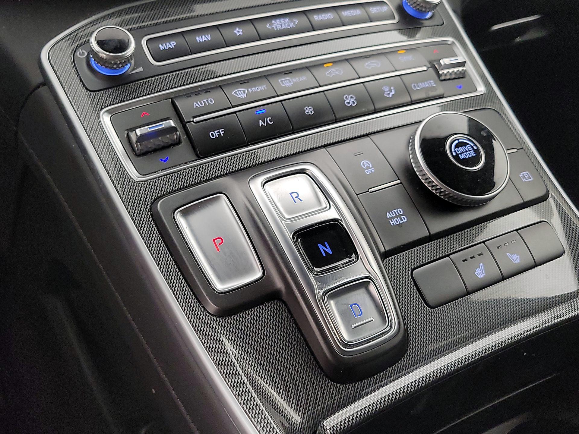 Thumbnail: 2021 Hyundai Santa Fe - 17