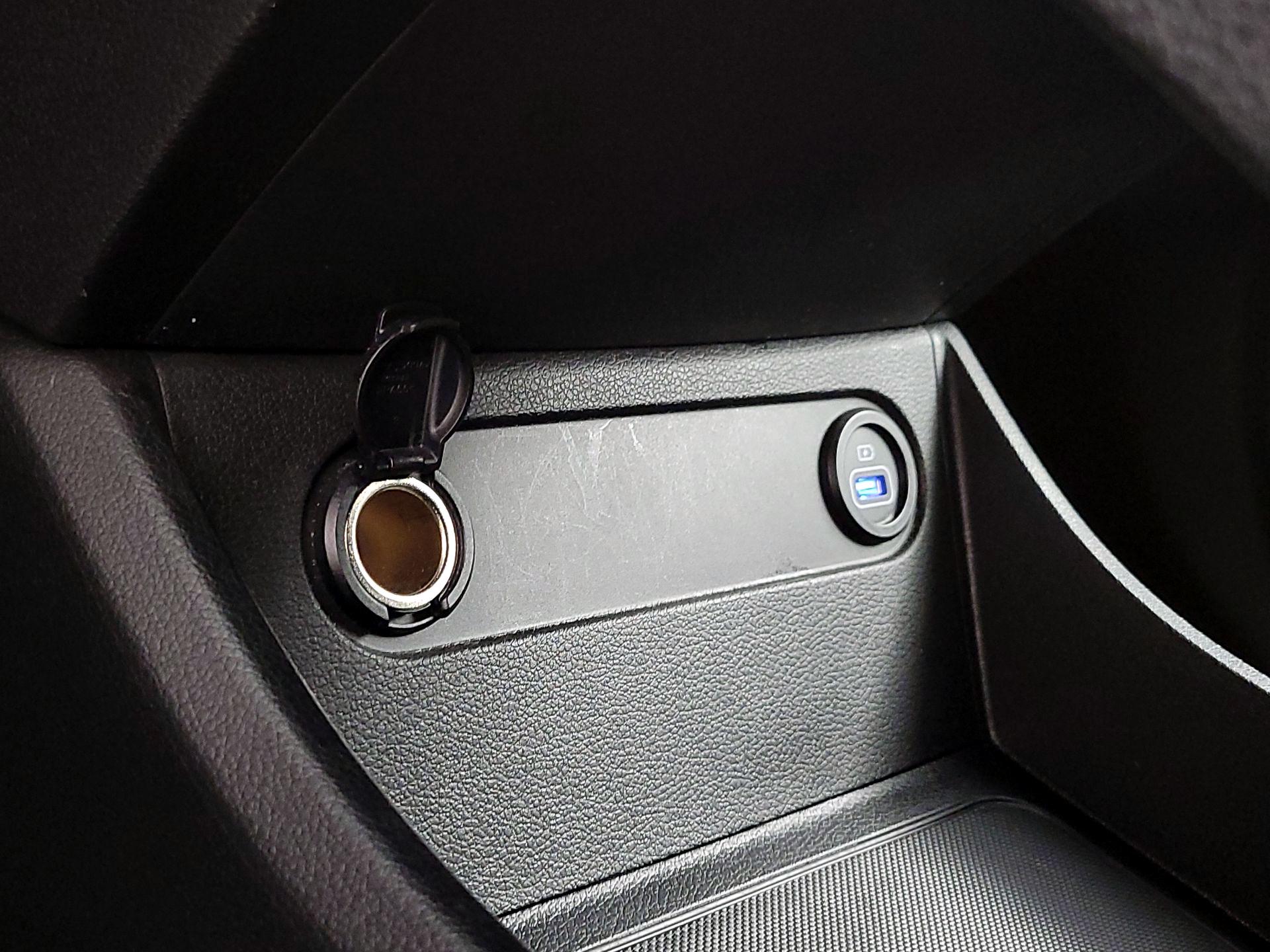 Thumbnail: 2021 Hyundai Santa Fe - 18