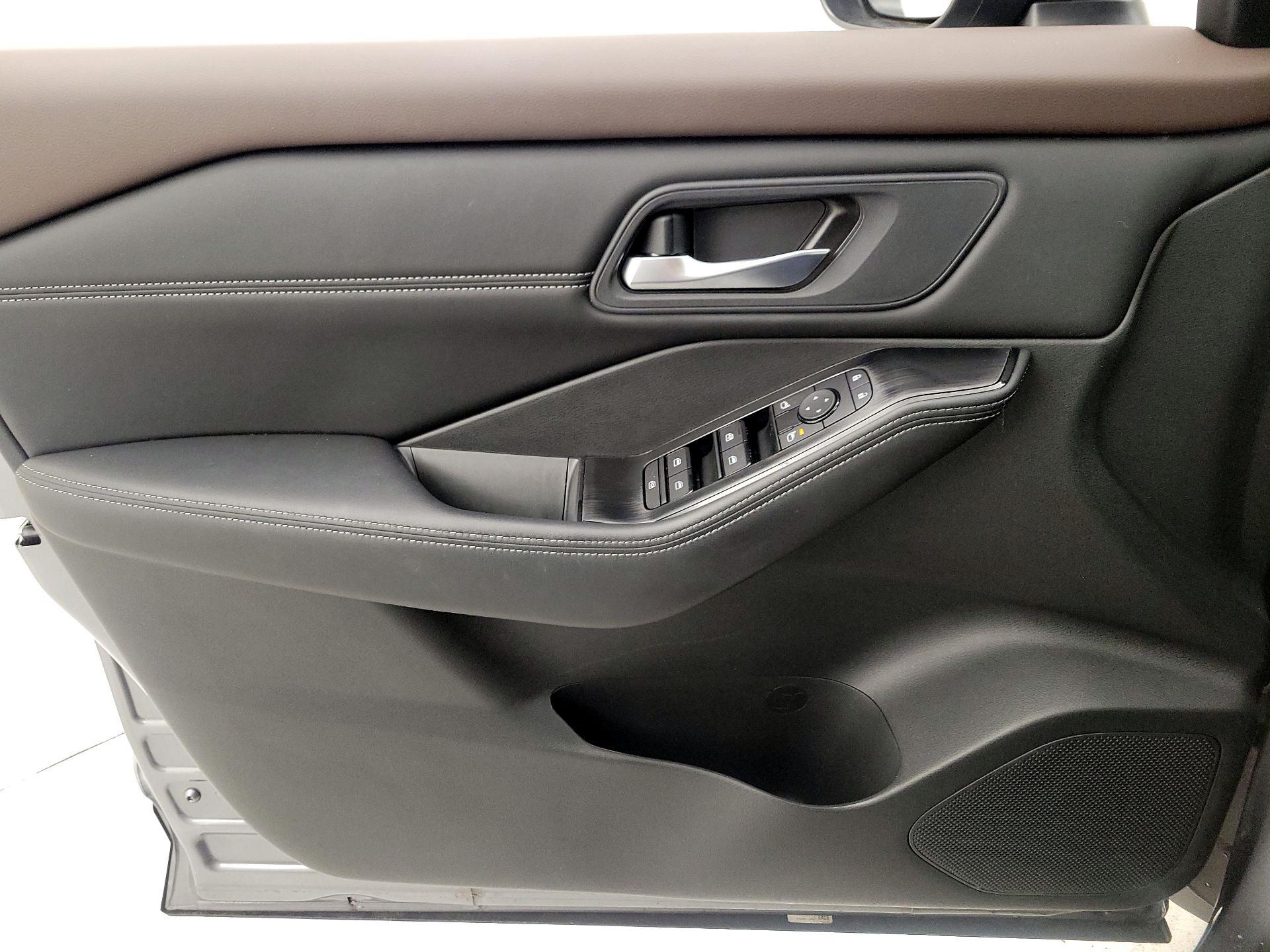 Thumbnail: 2023 Nissan Rogue - 12