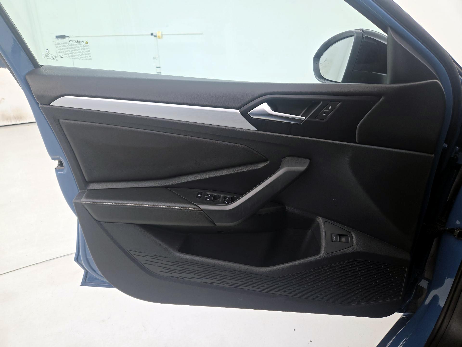 Thumbnail: 2025 Volkswagen Jetta - 12