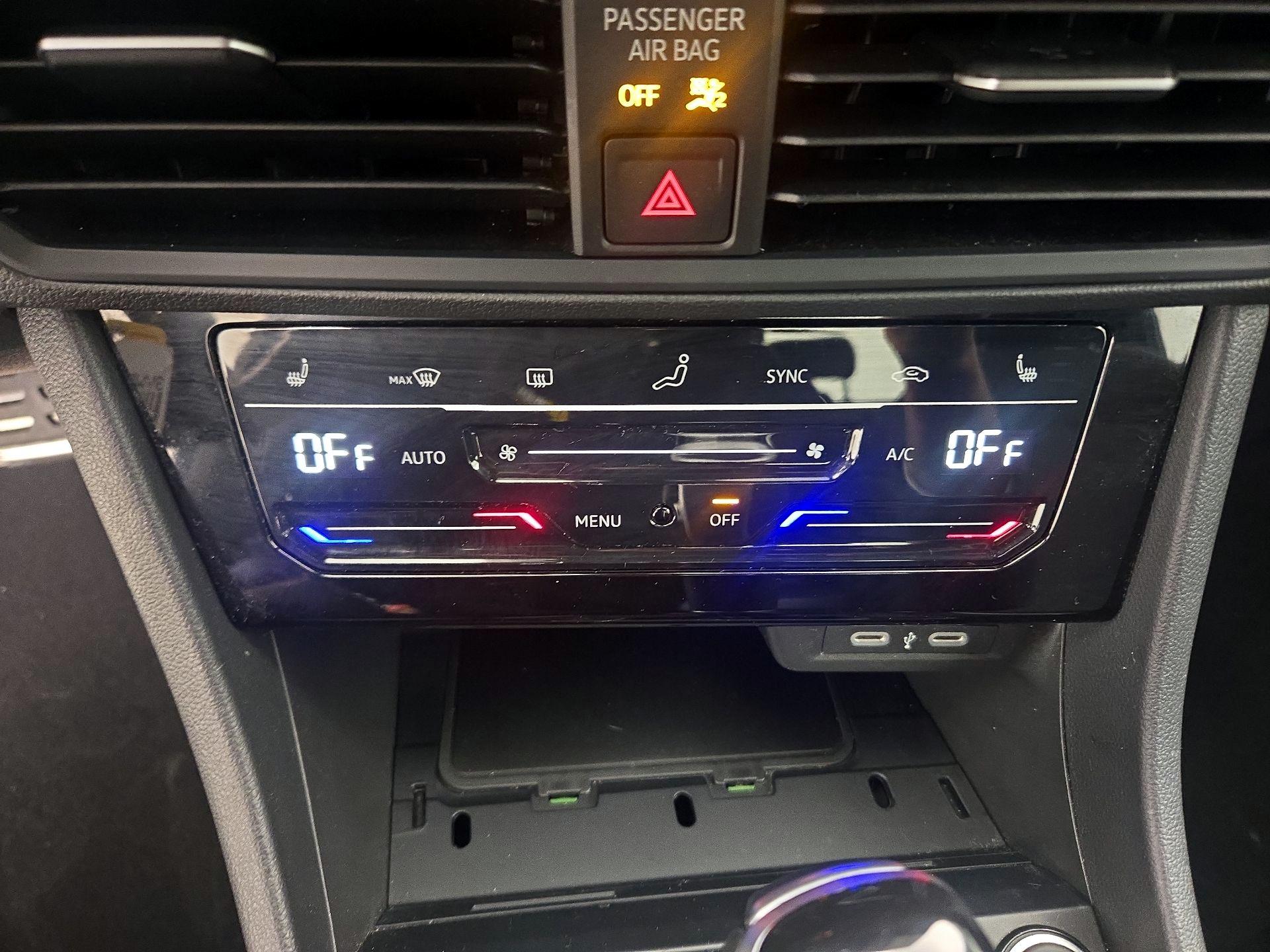 Thumbnail: 2025 Volkswagen Jetta - 16