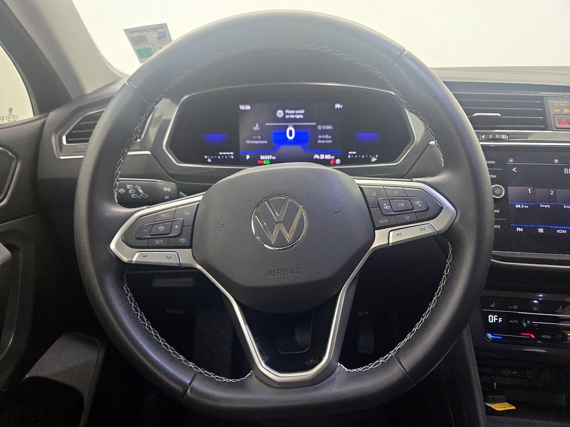 Thumbnail: 2023 Volkswagen Tiguan - 10