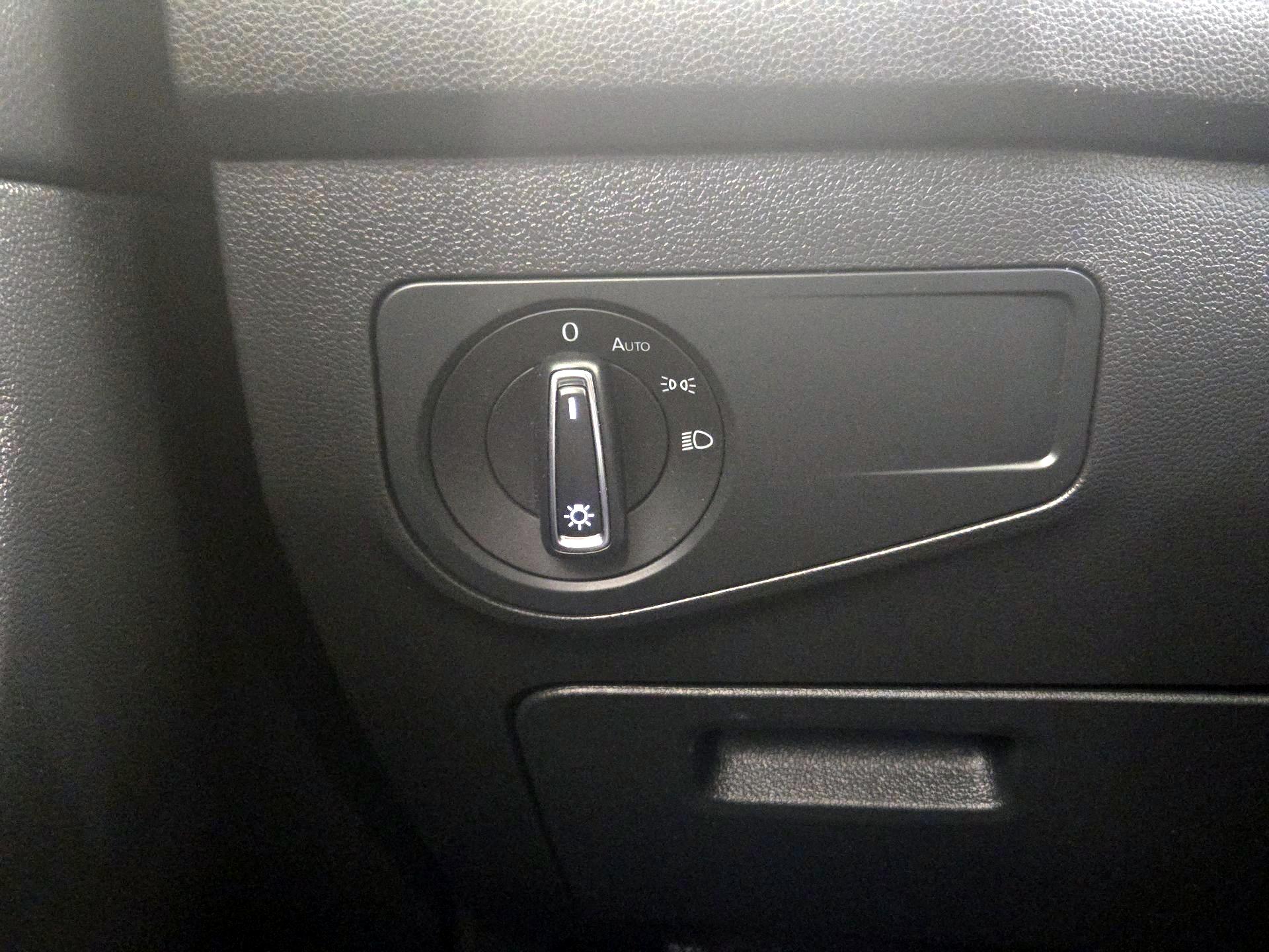 Thumbnail: 2023 Volkswagen Tiguan - 13