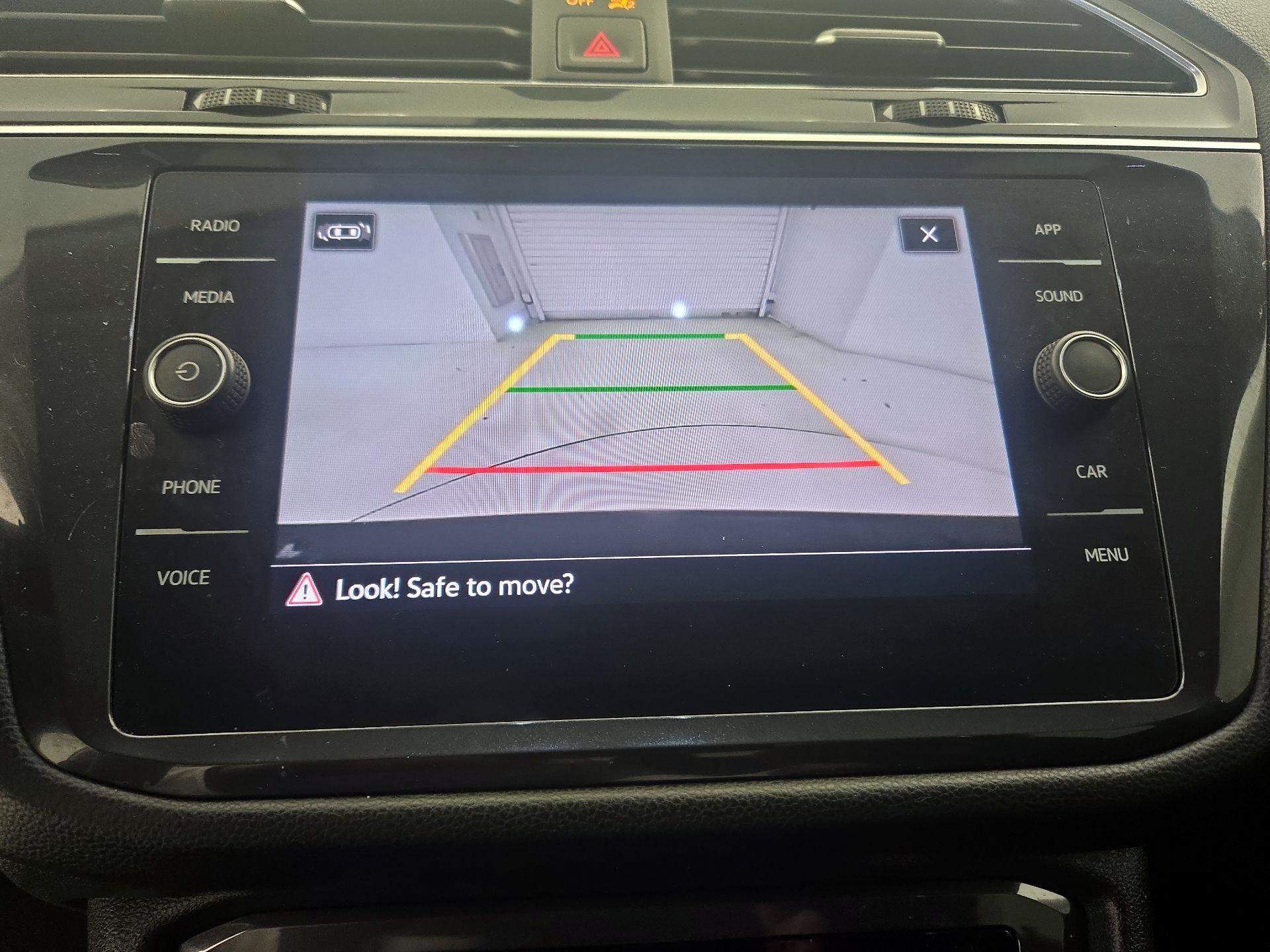 Thumbnail: 2023 Volkswagen Tiguan - 14