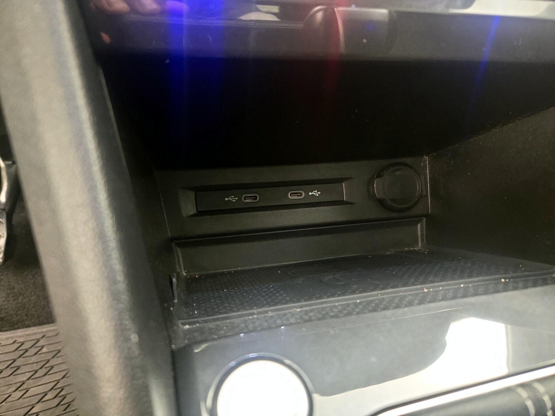 Thumbnail: 2023 Volkswagen Tiguan - 18