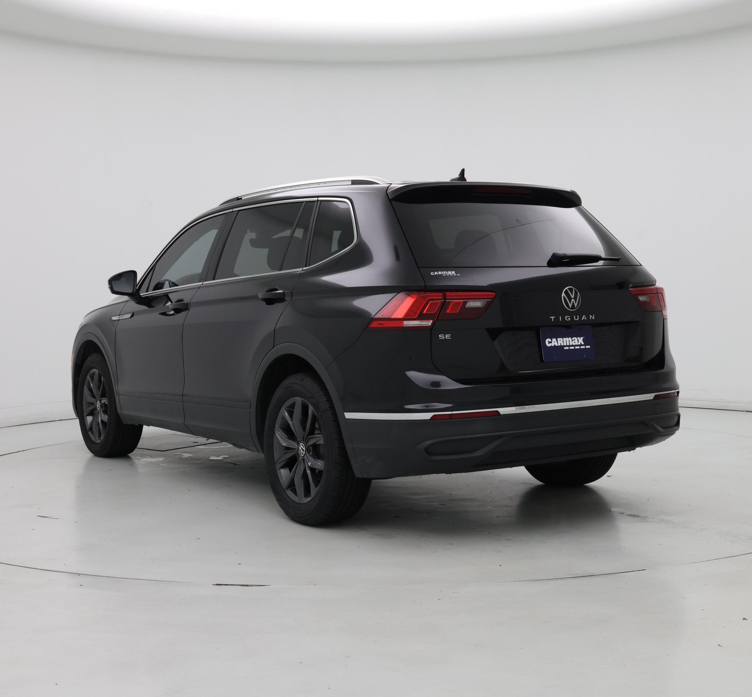 Thumbnail: 2023 Volkswagen Tiguan - 2