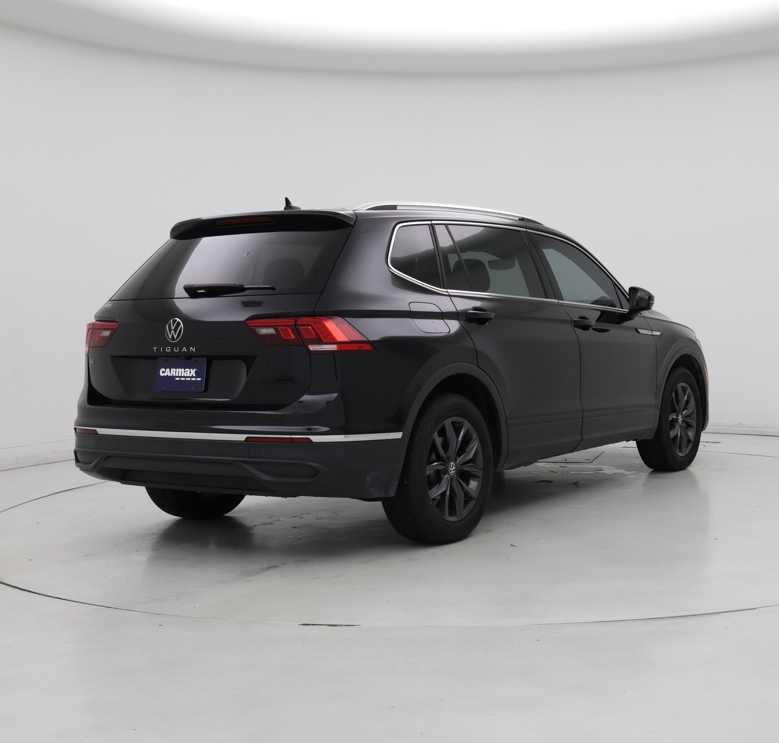 Thumbnail: 2023 Volkswagen Tiguan - 8