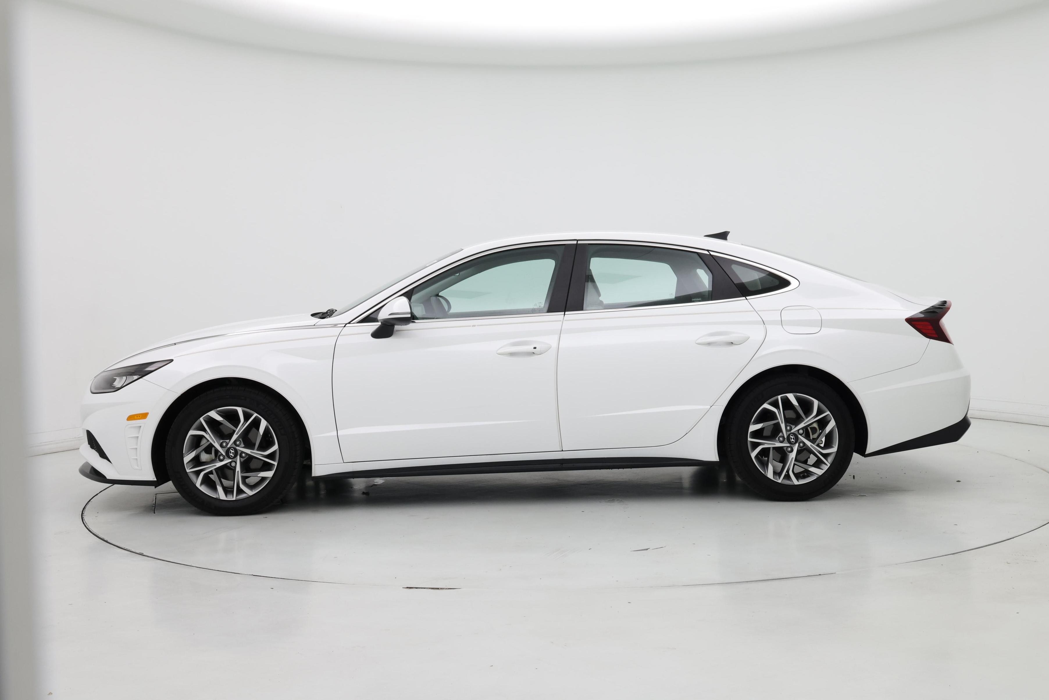 Thumbnail: 2022 Hyundai Sonata - 3