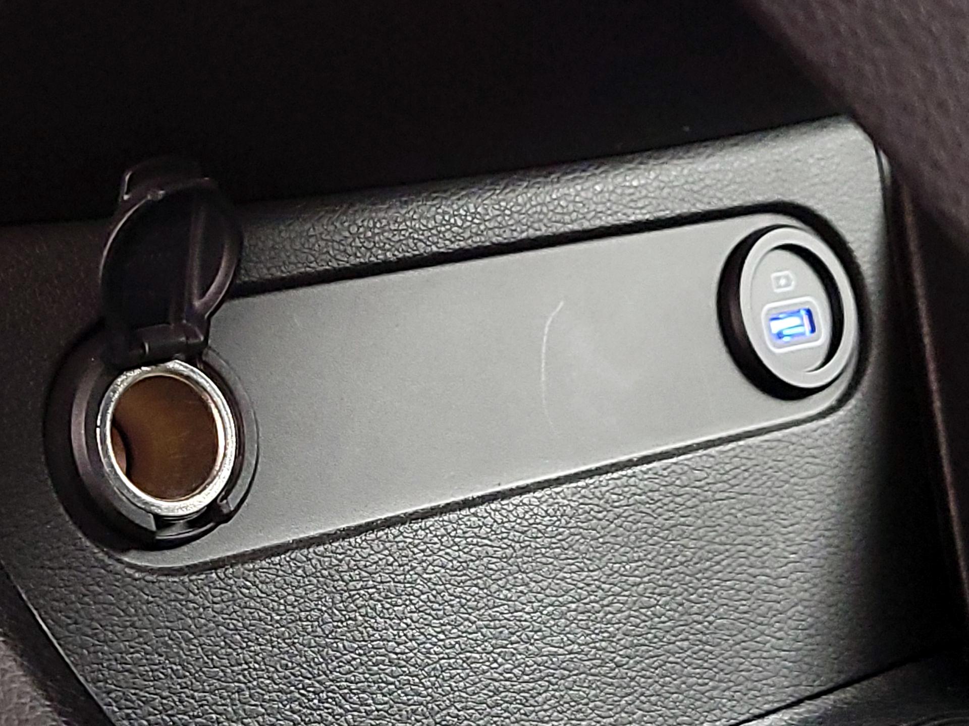 Thumbnail: 2023 Hyundai Santa Fe - 18