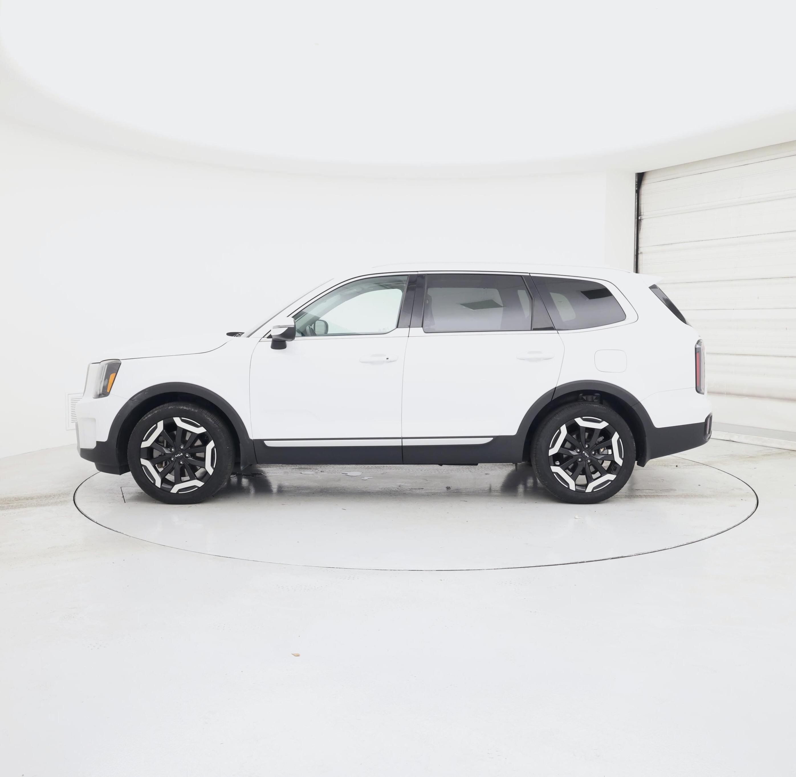 Thumbnail: 2023 Kia Telluride - 3