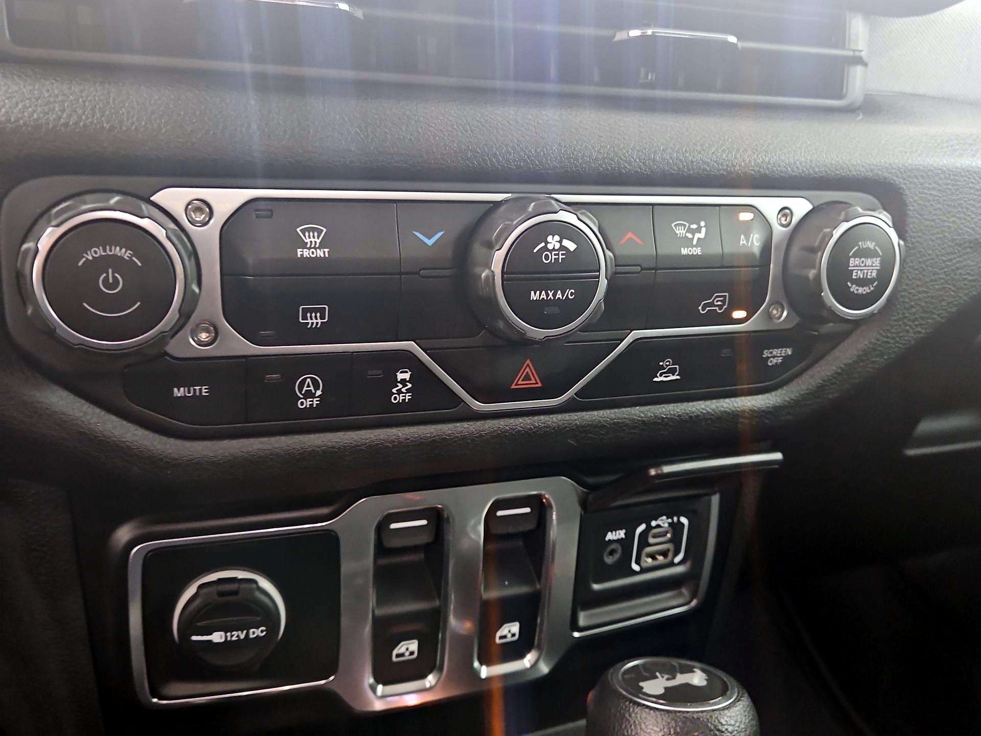 Thumbnail: 2024 Jeep Wrangler - 16