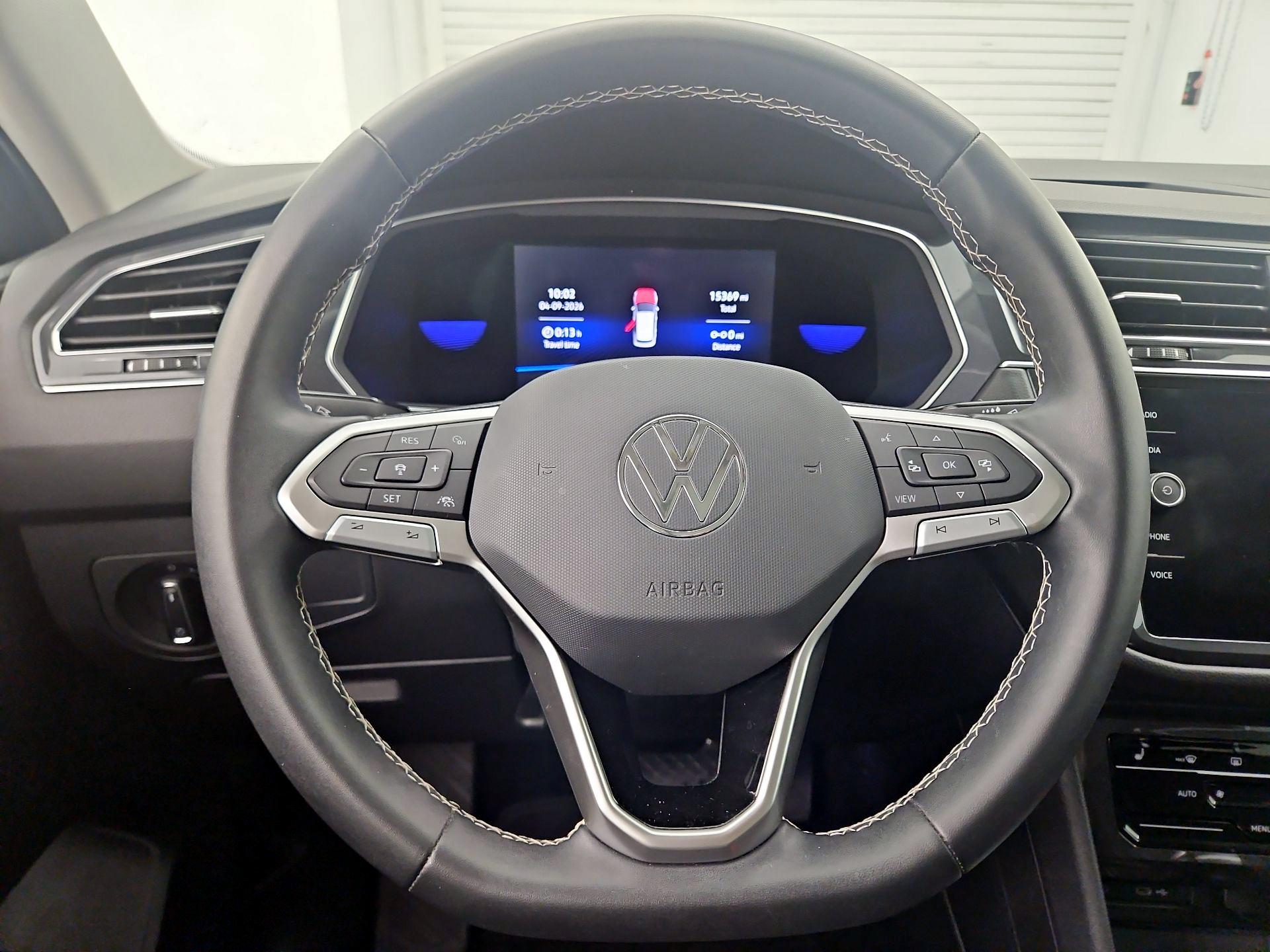 Thumbnail: 2022 Volkswagen Tiguan - 10