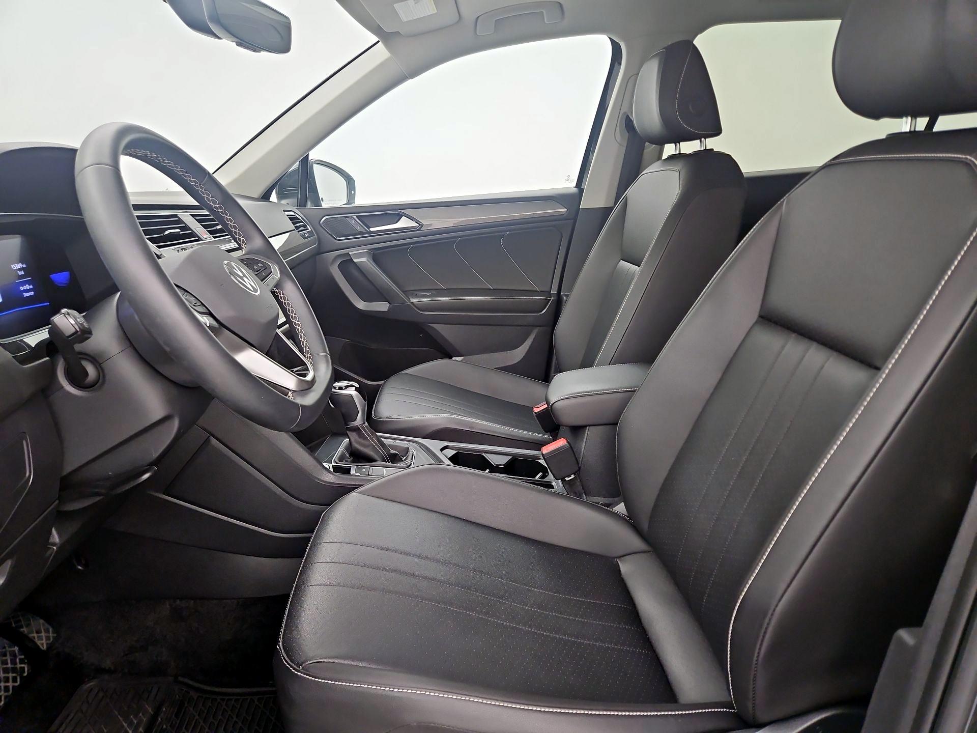 Thumbnail: 2022 Volkswagen Tiguan - 11