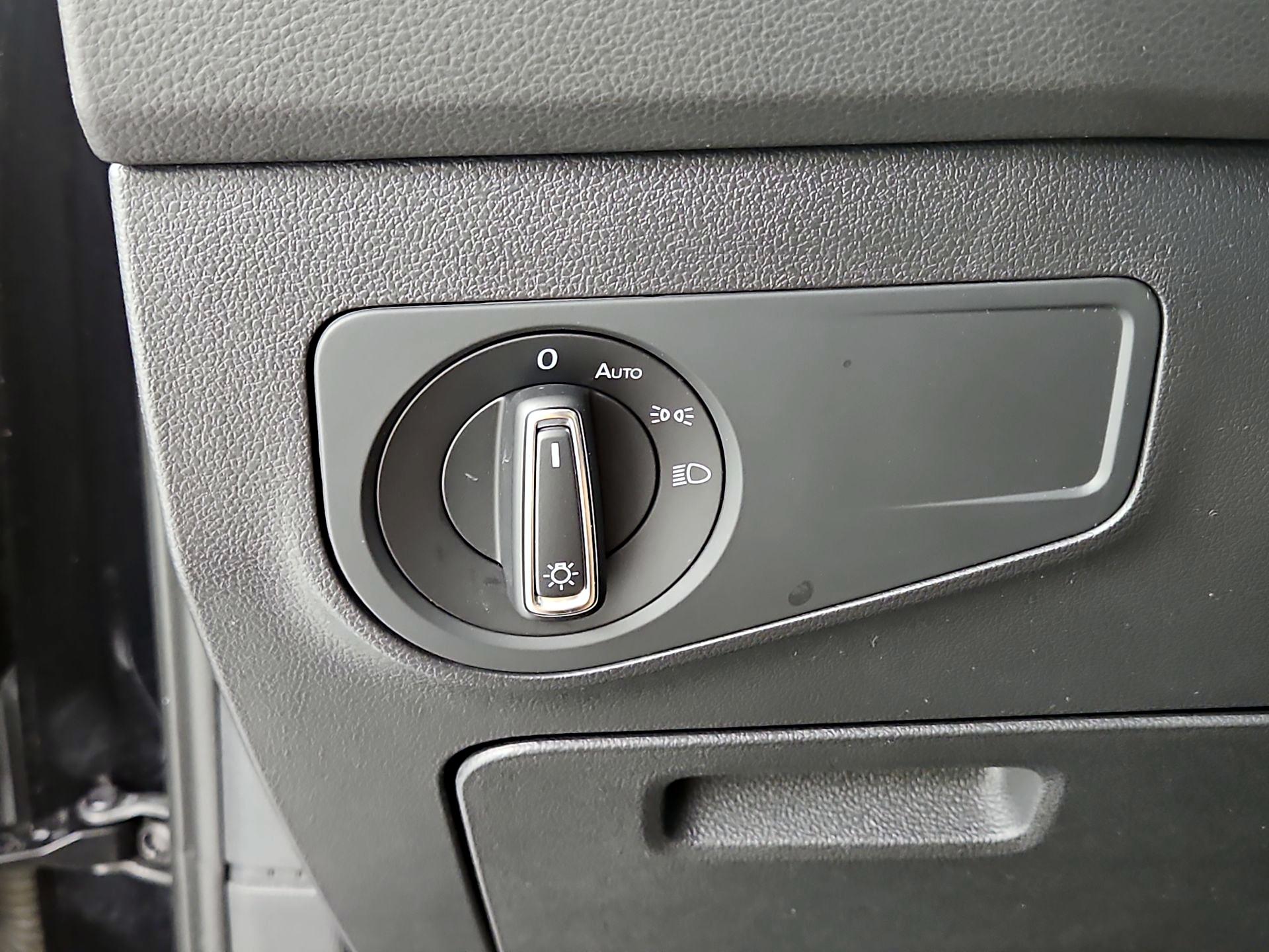 Thumbnail: 2022 Volkswagen Tiguan - 13