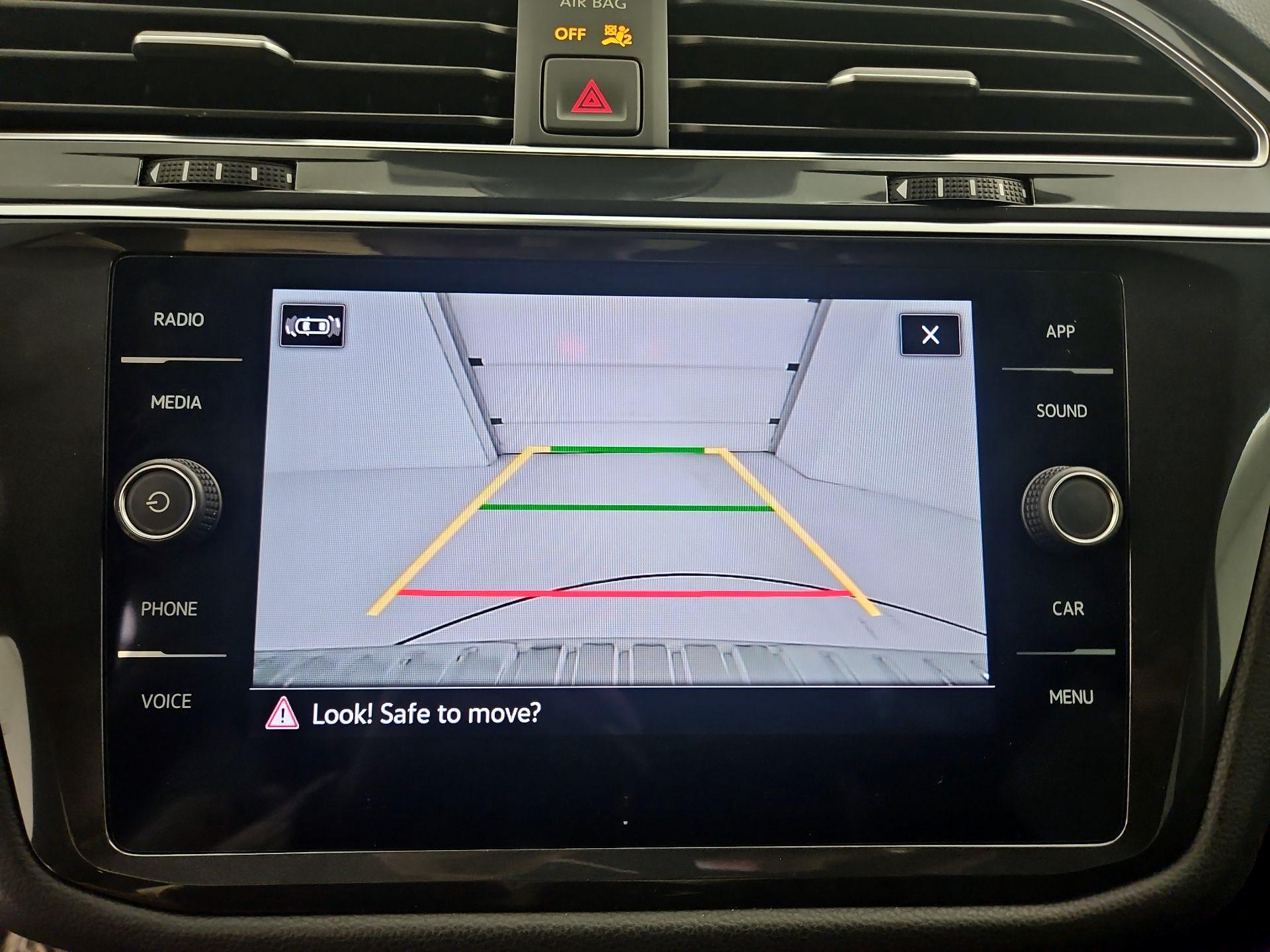 Thumbnail: 2022 Volkswagen Tiguan - 14