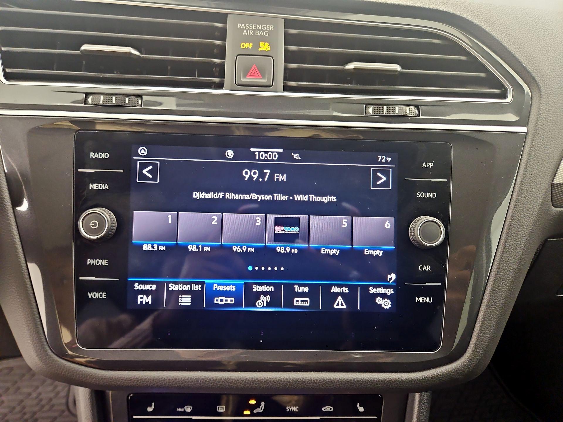 Thumbnail: 2022 Volkswagen Tiguan - 15