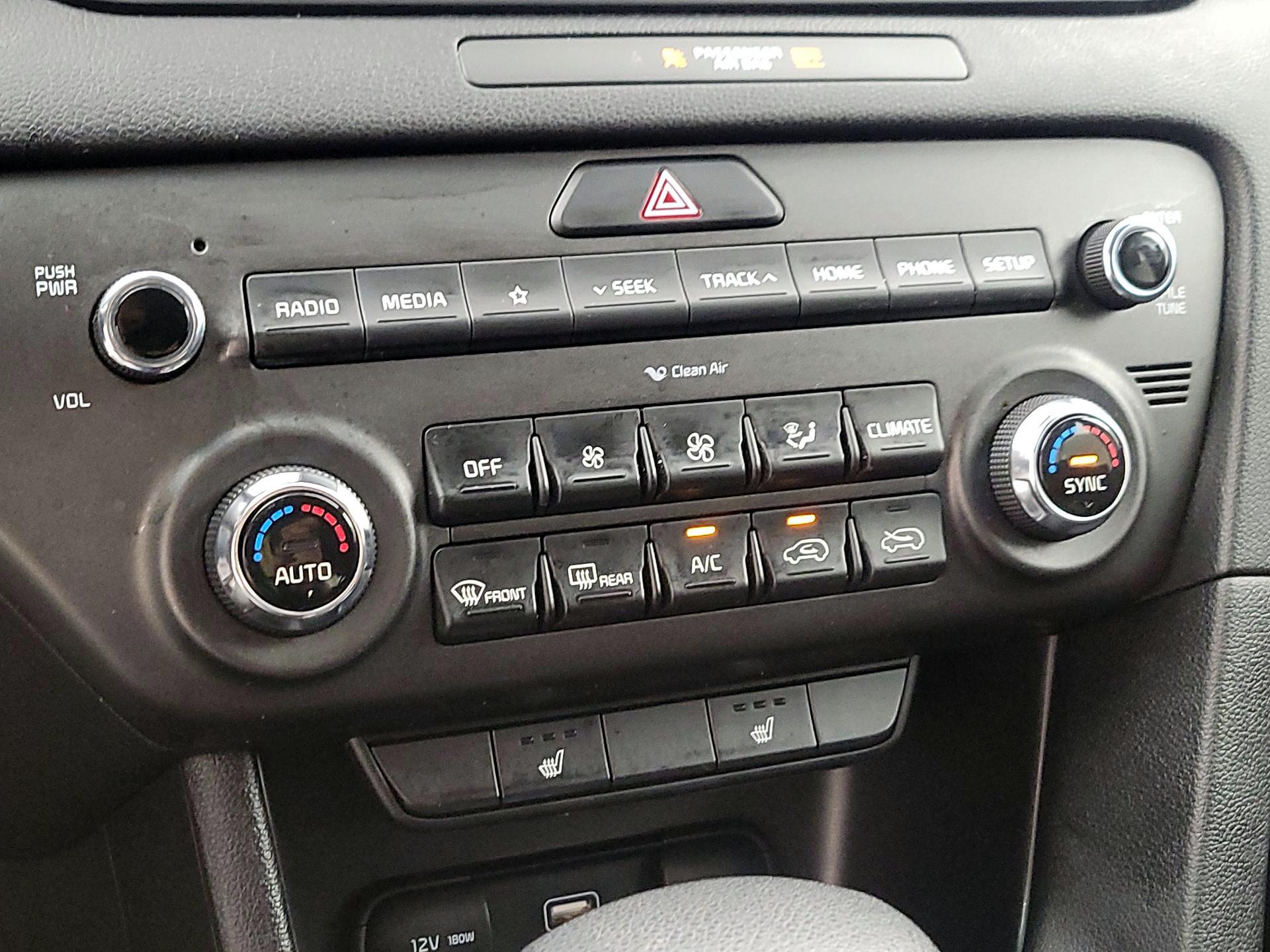 Thumbnail: 2022 Kia Sportage - 16