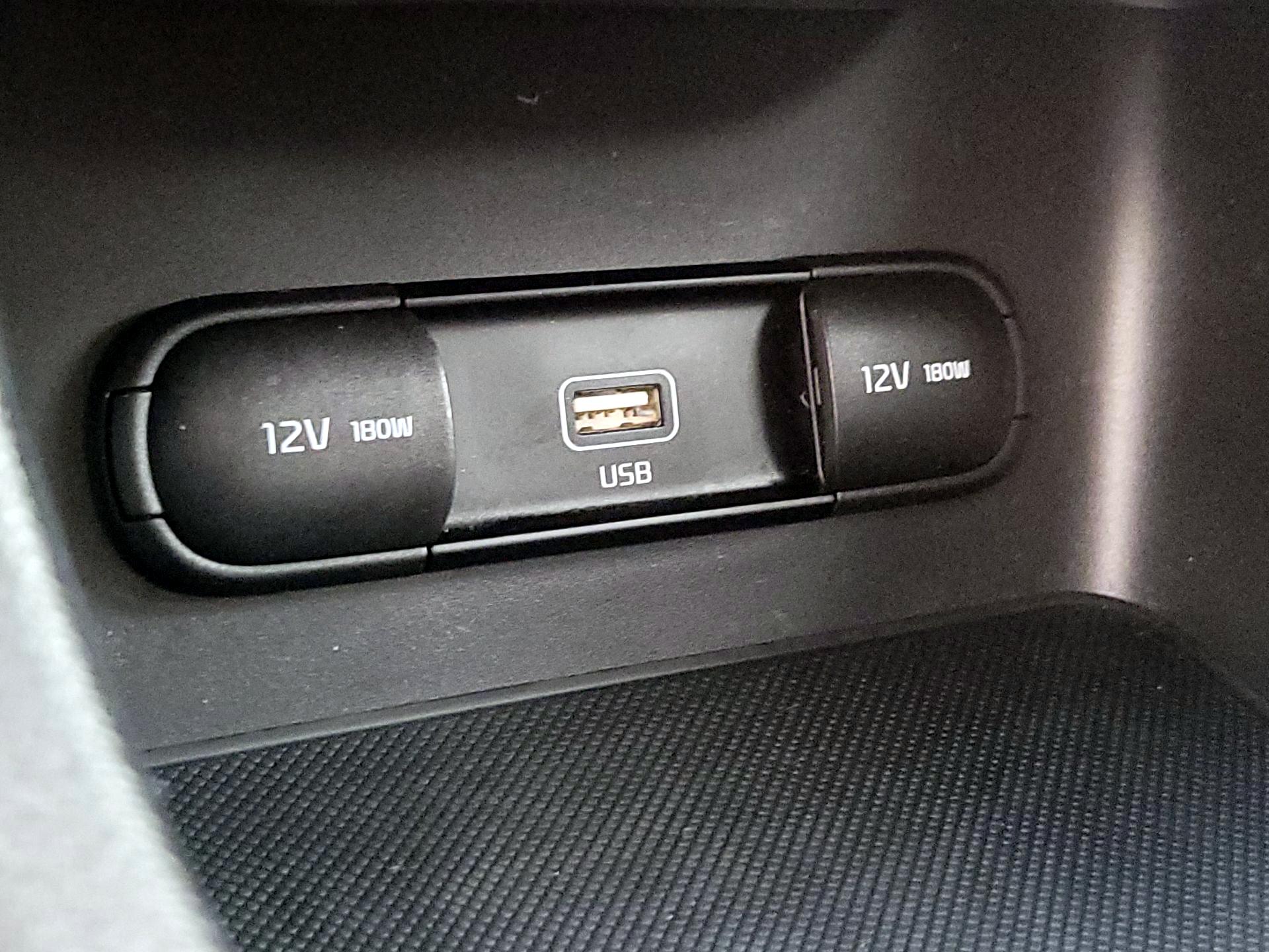 Thumbnail: 2022 Kia Sportage - 18