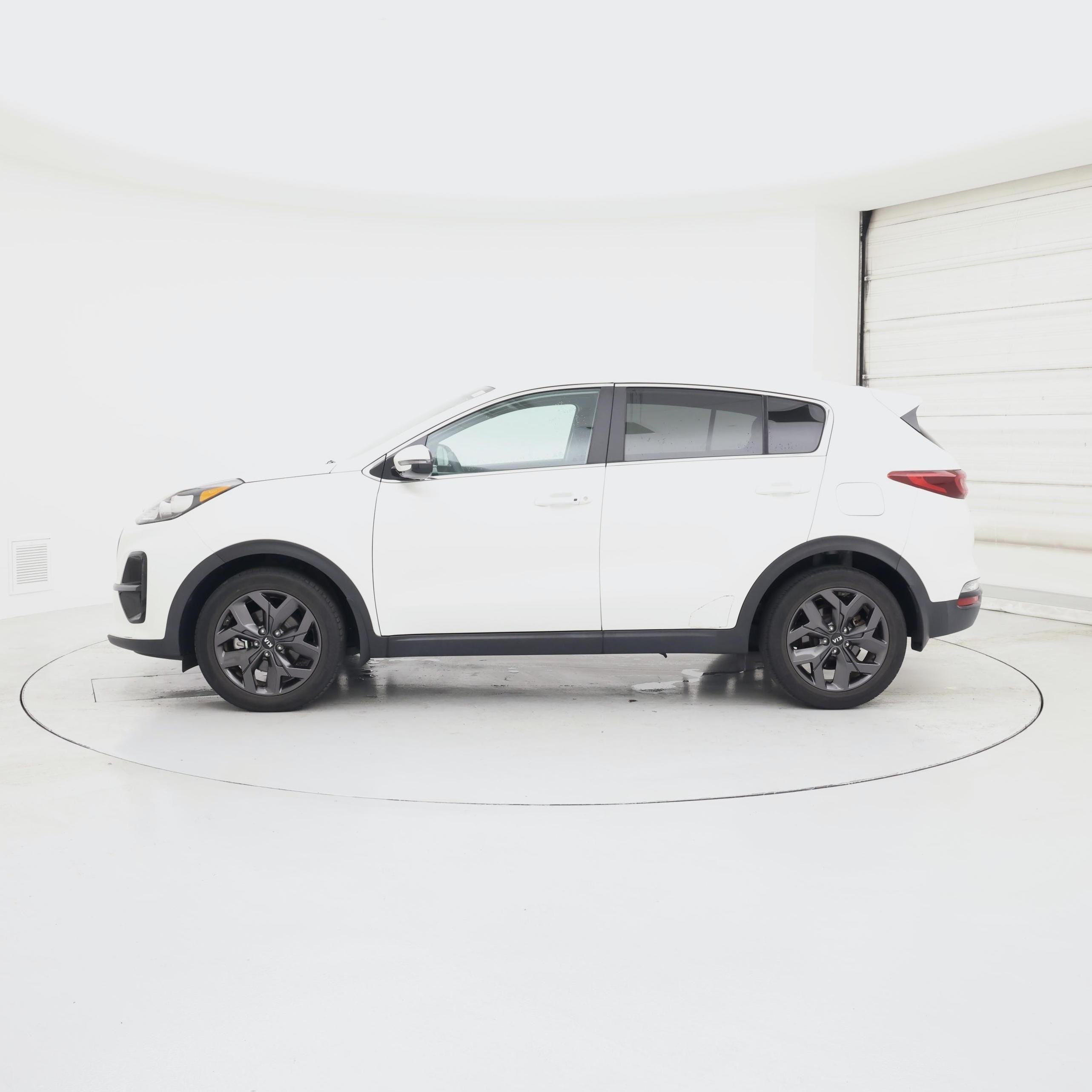 Thumbnail: 2022 Kia Sportage - 3