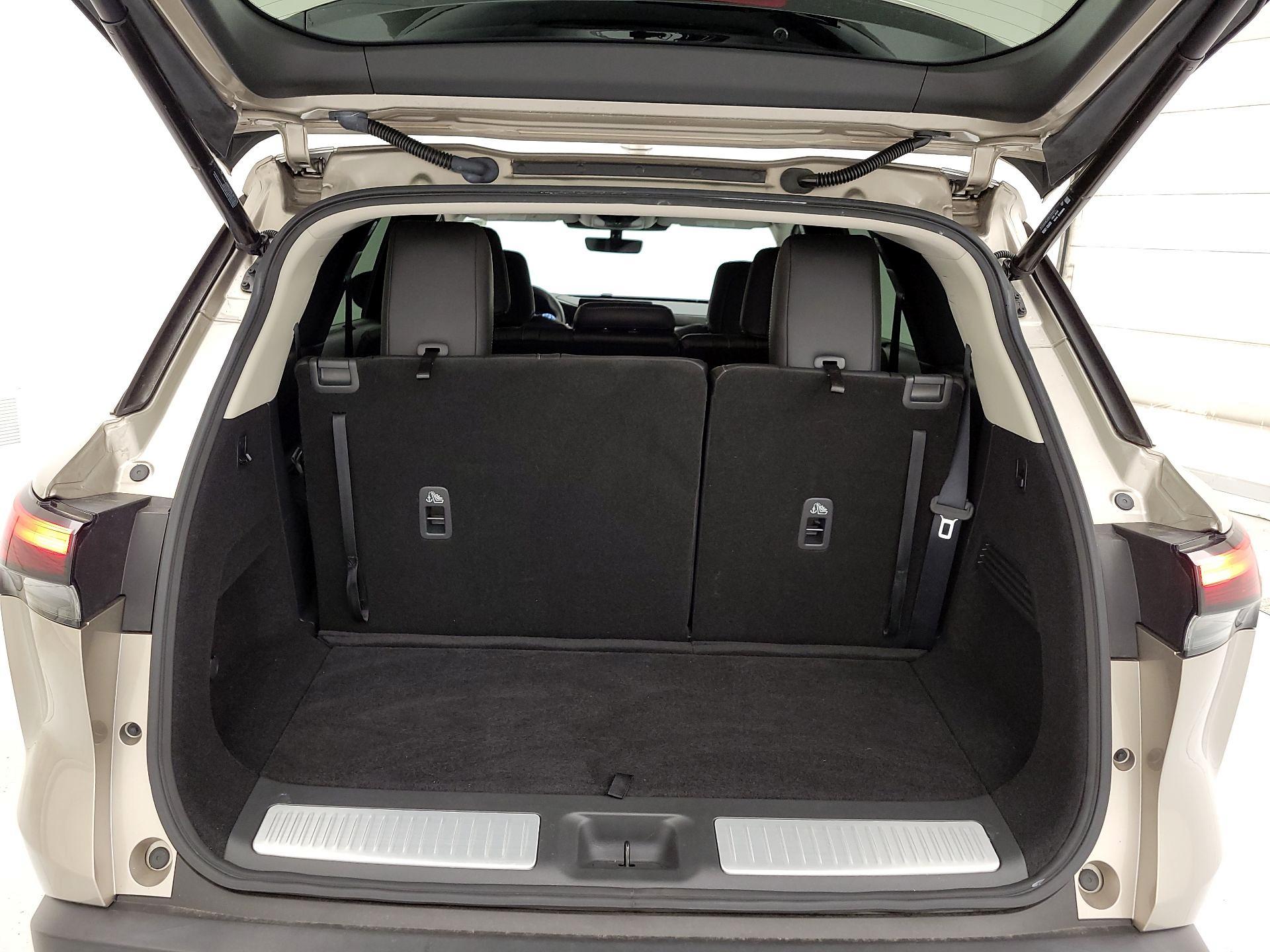 Thumbnail: 2023 INFINITI QX60 - 16