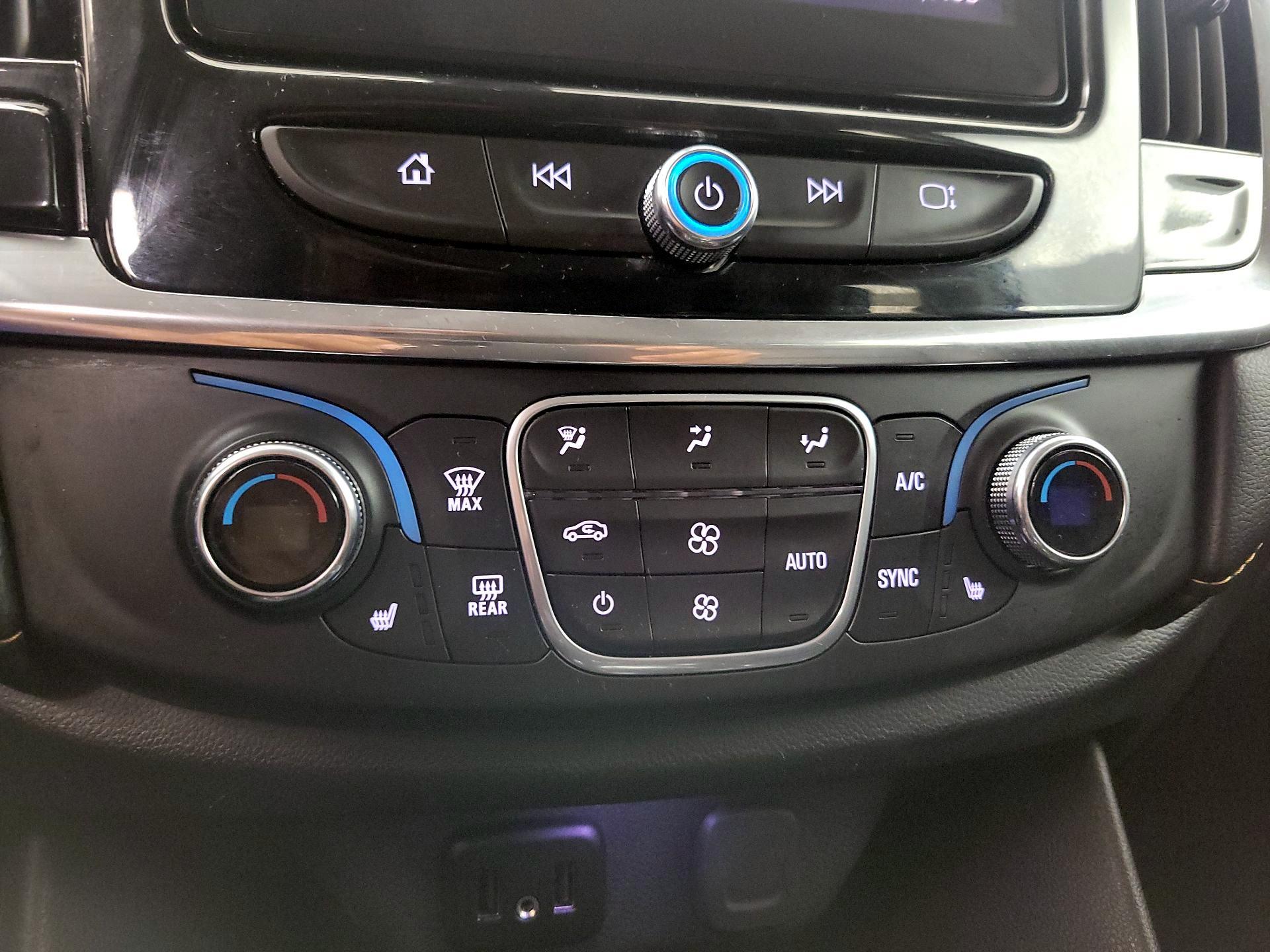 Thumbnail: 2021 Chevrolet Traverse - 16