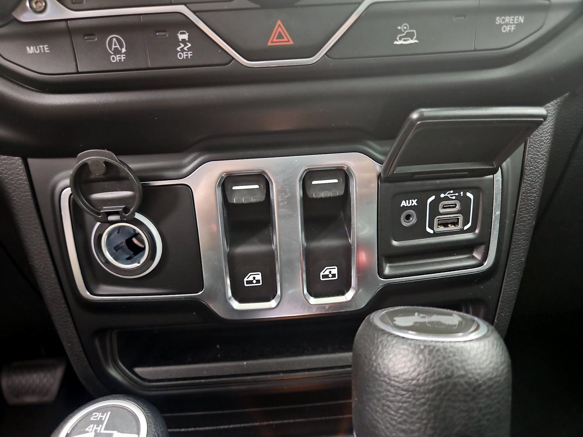 Thumbnail: 2021 Jeep Wrangler - 19