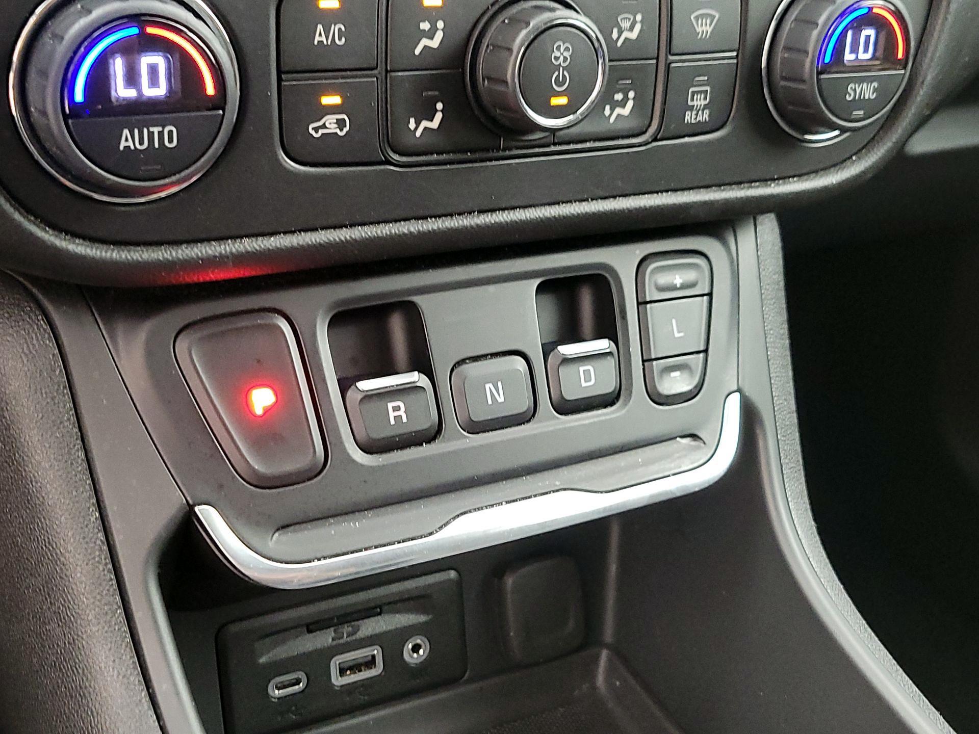 Thumbnail: 2020 GMC Terrain - 17