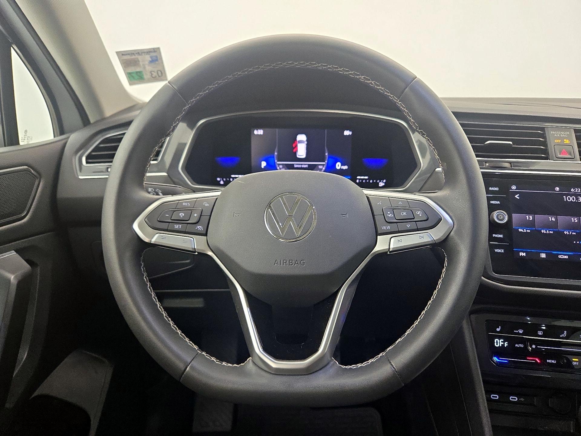 Thumbnail: 2023 Volkswagen Tiguan - 10