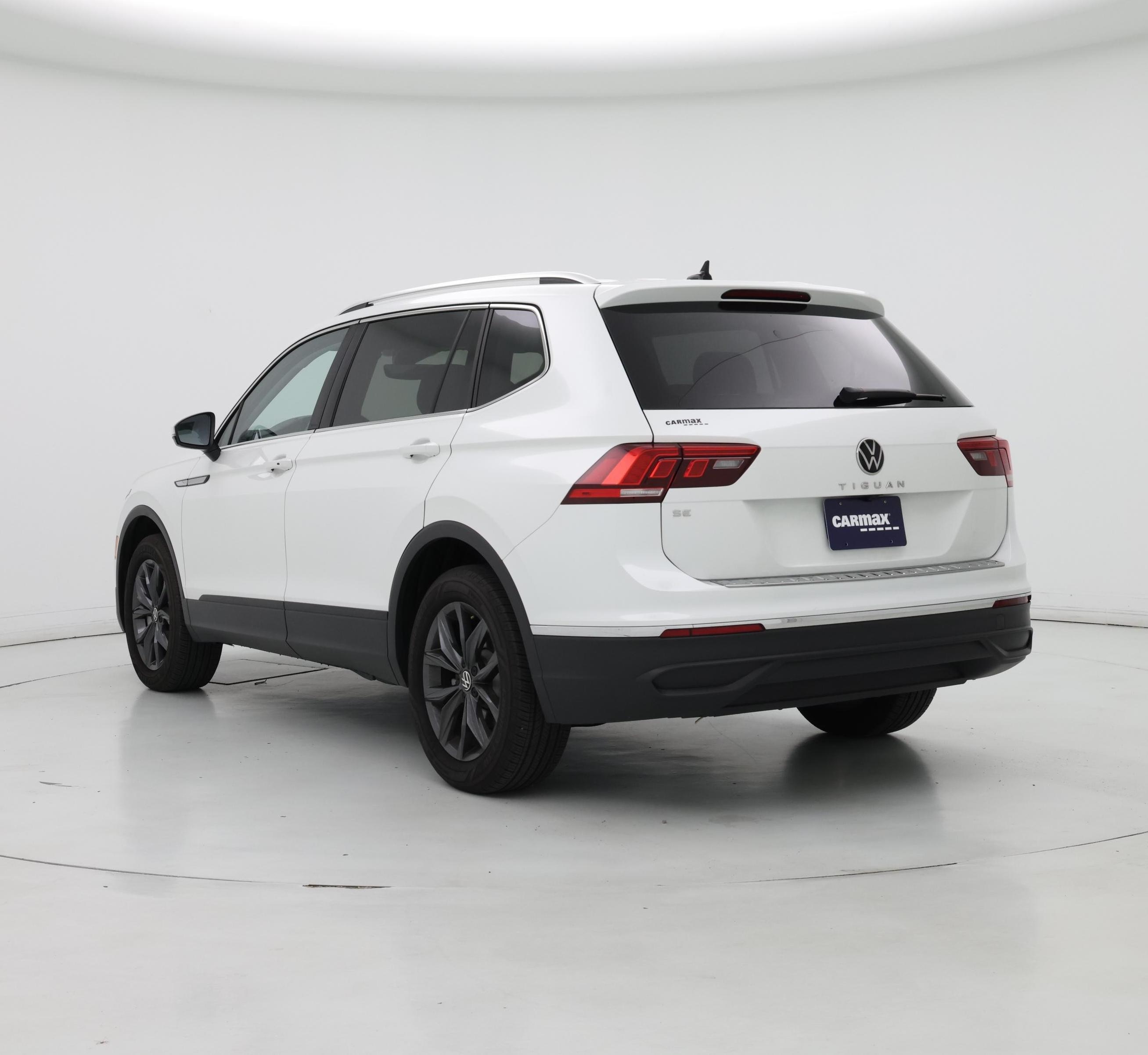 Thumbnail: 2023 Volkswagen Tiguan - 2