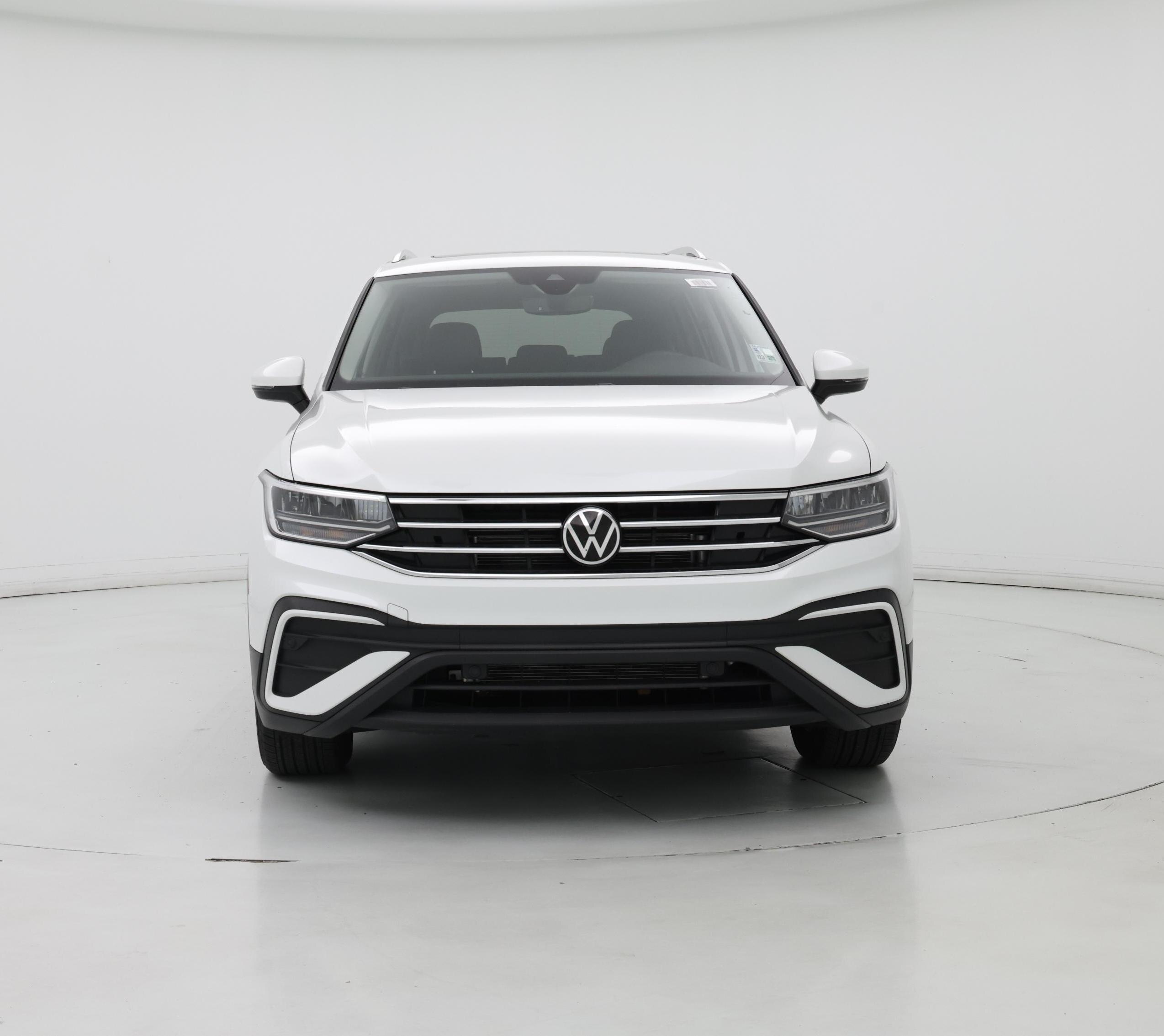 Thumbnail: 2023 Volkswagen Tiguan - 5