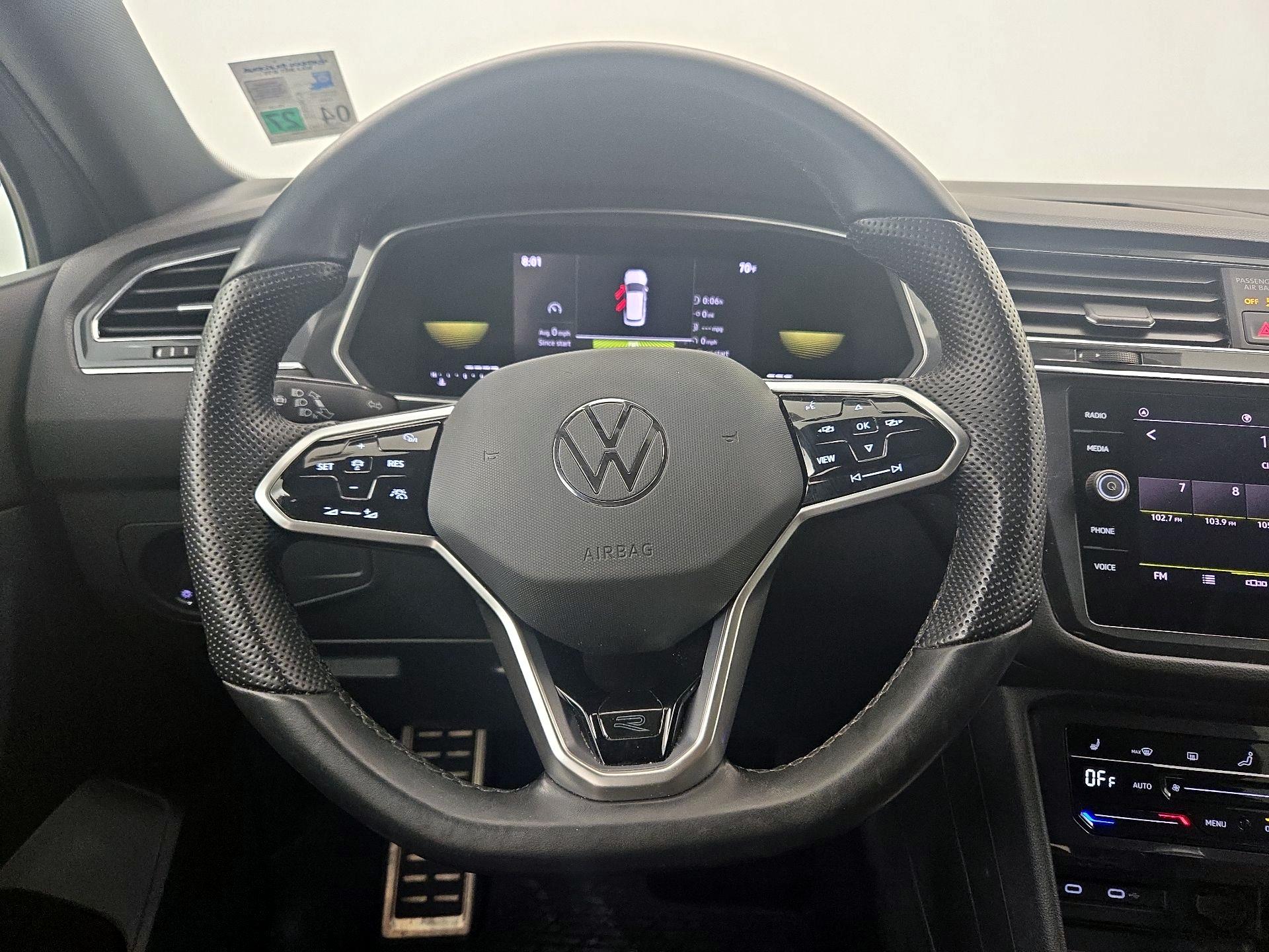 Thumbnail: 2023 Volkswagen Tiguan - 10