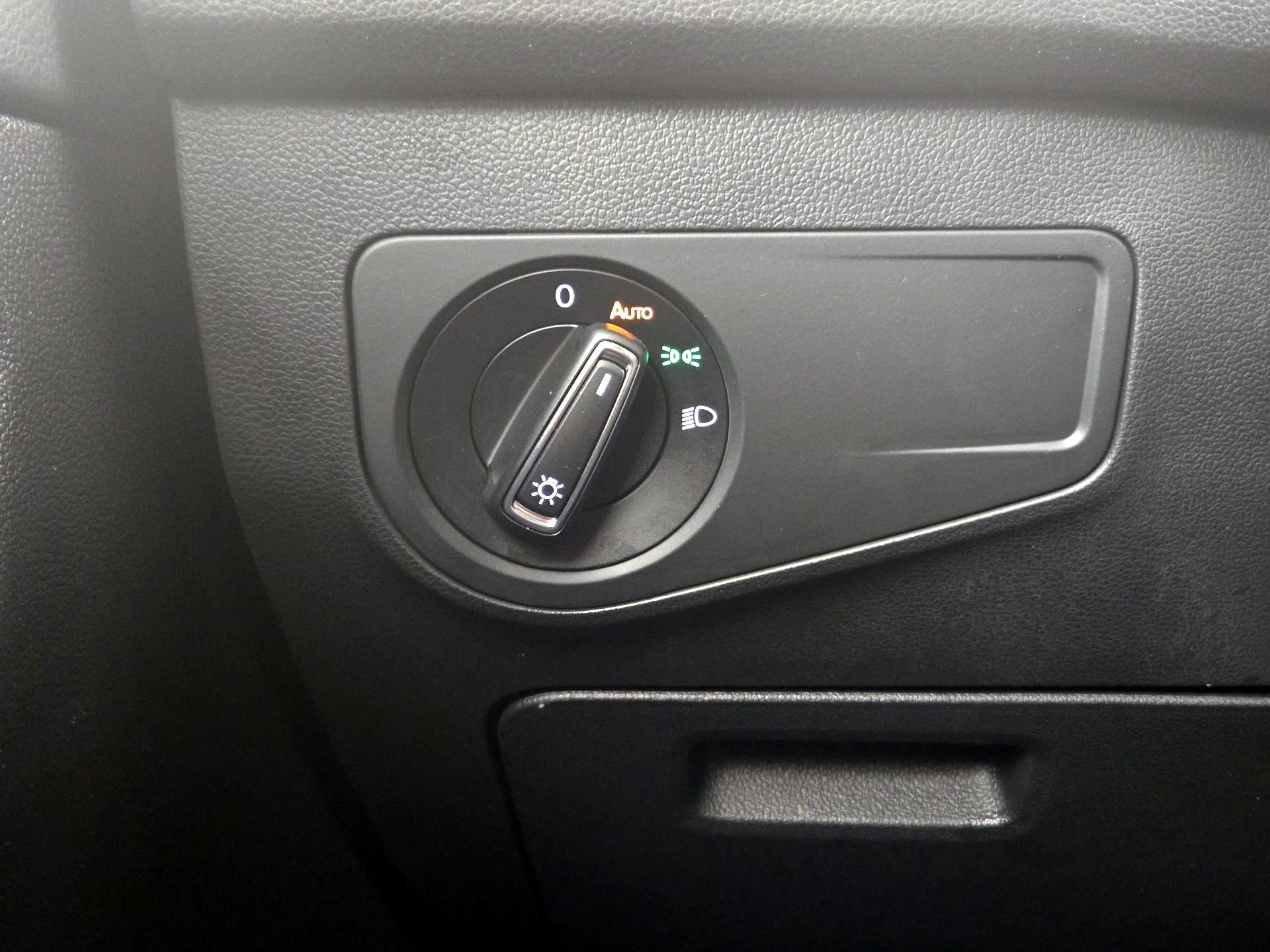 Thumbnail: 2023 Volkswagen Tiguan - 13