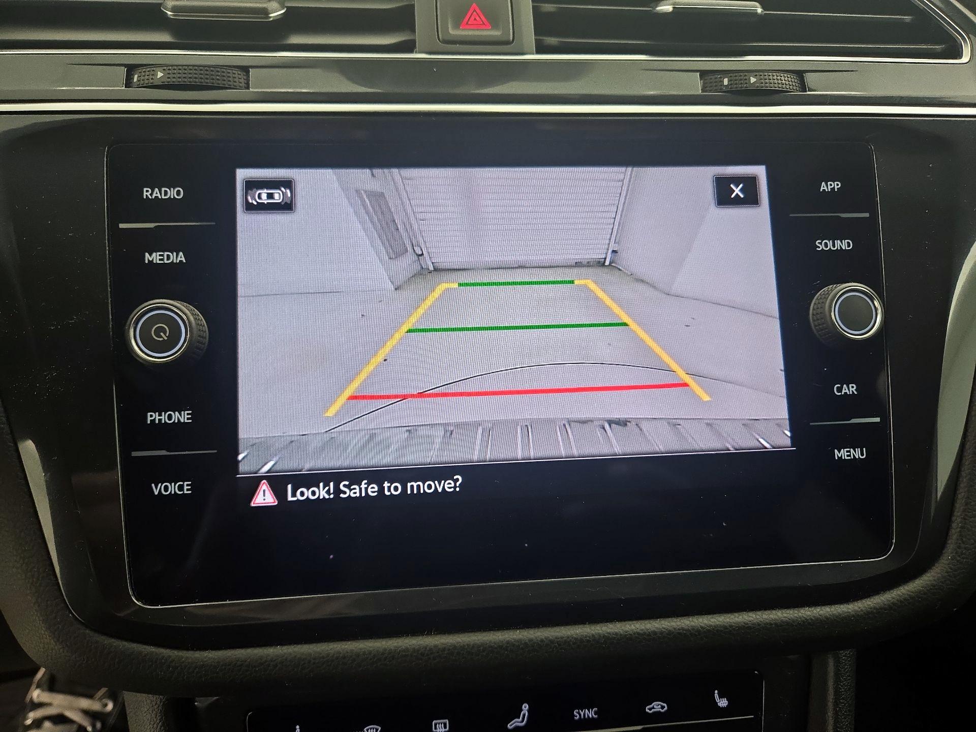 Thumbnail: 2023 Volkswagen Tiguan - 14