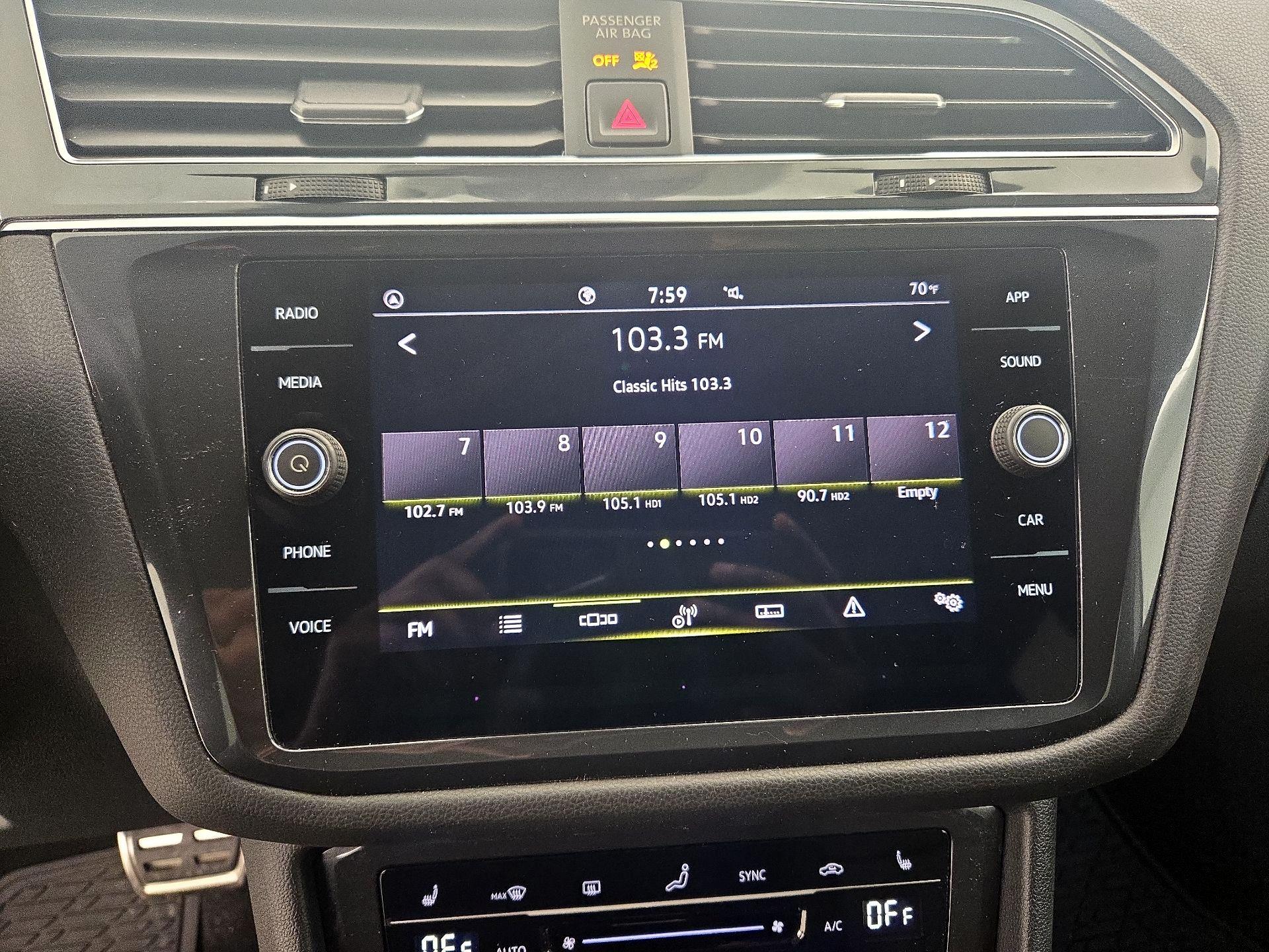 Thumbnail: 2023 Volkswagen Tiguan - 15