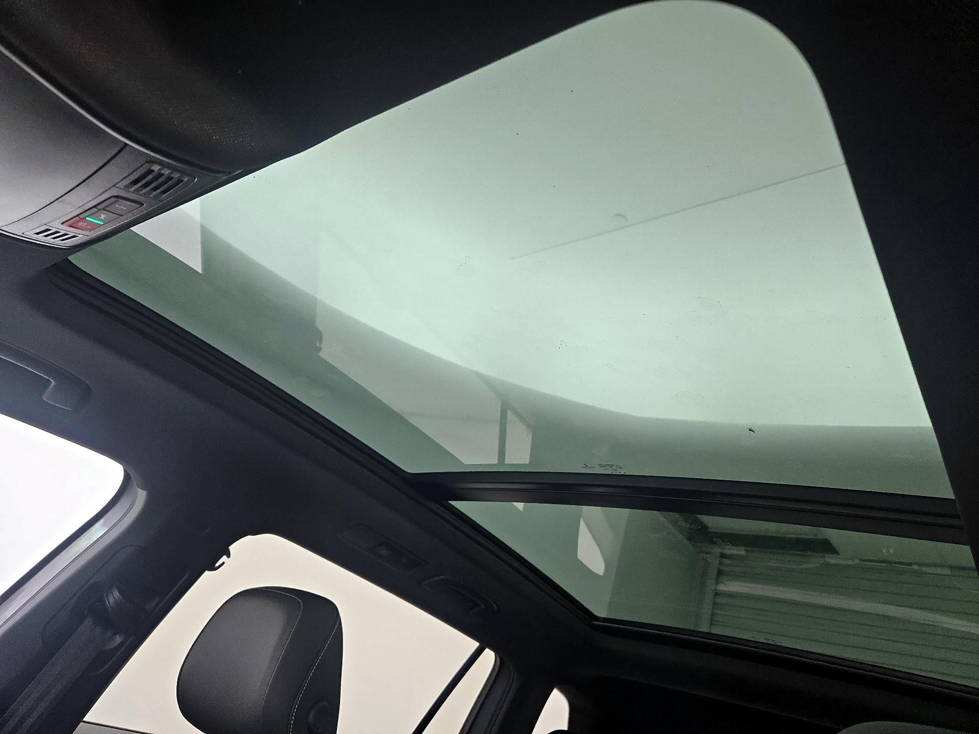 Thumbnail: 2023 Volkswagen Tiguan - 19