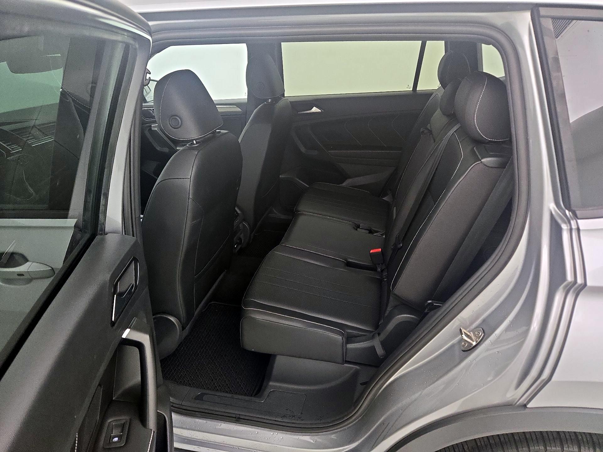 Thumbnail: 2023 Volkswagen Tiguan - 20