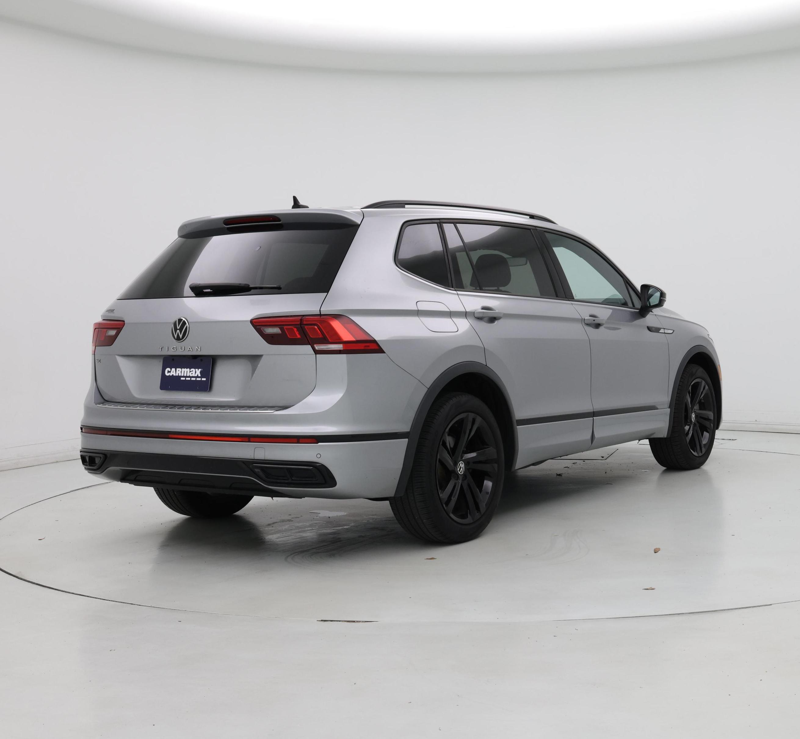 Thumbnail: 2023 Volkswagen Tiguan - 8