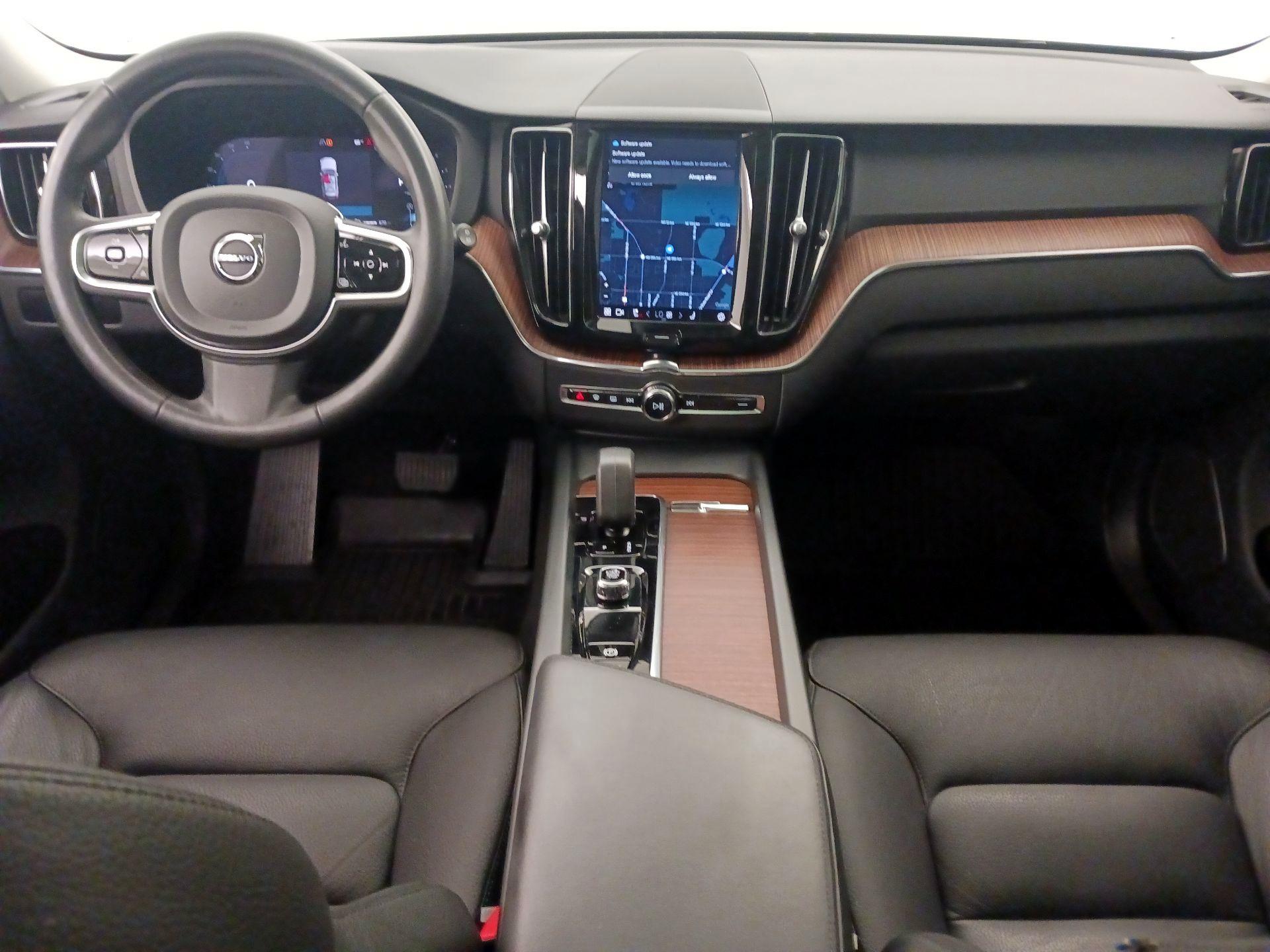 Thumbnail: 2023 Volvo XC60 - 9