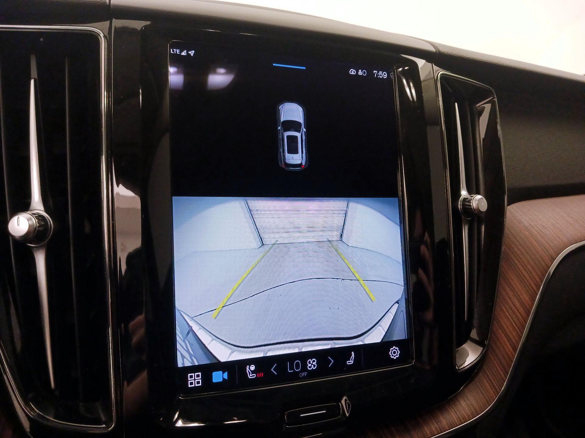 Thumbnail: 2023 Volvo XC60 - 15