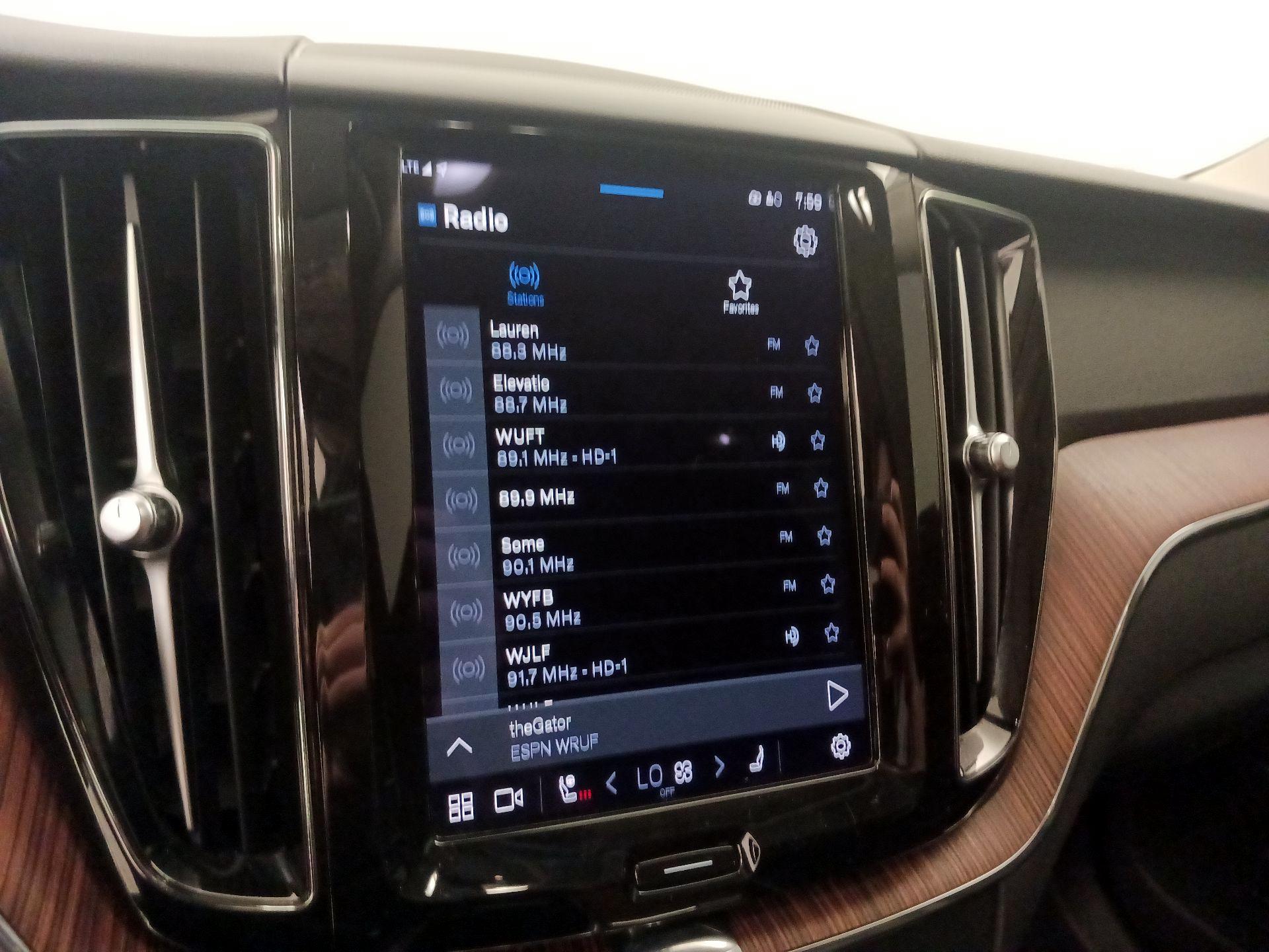 Thumbnail: 2023 Volvo XC60 - 16