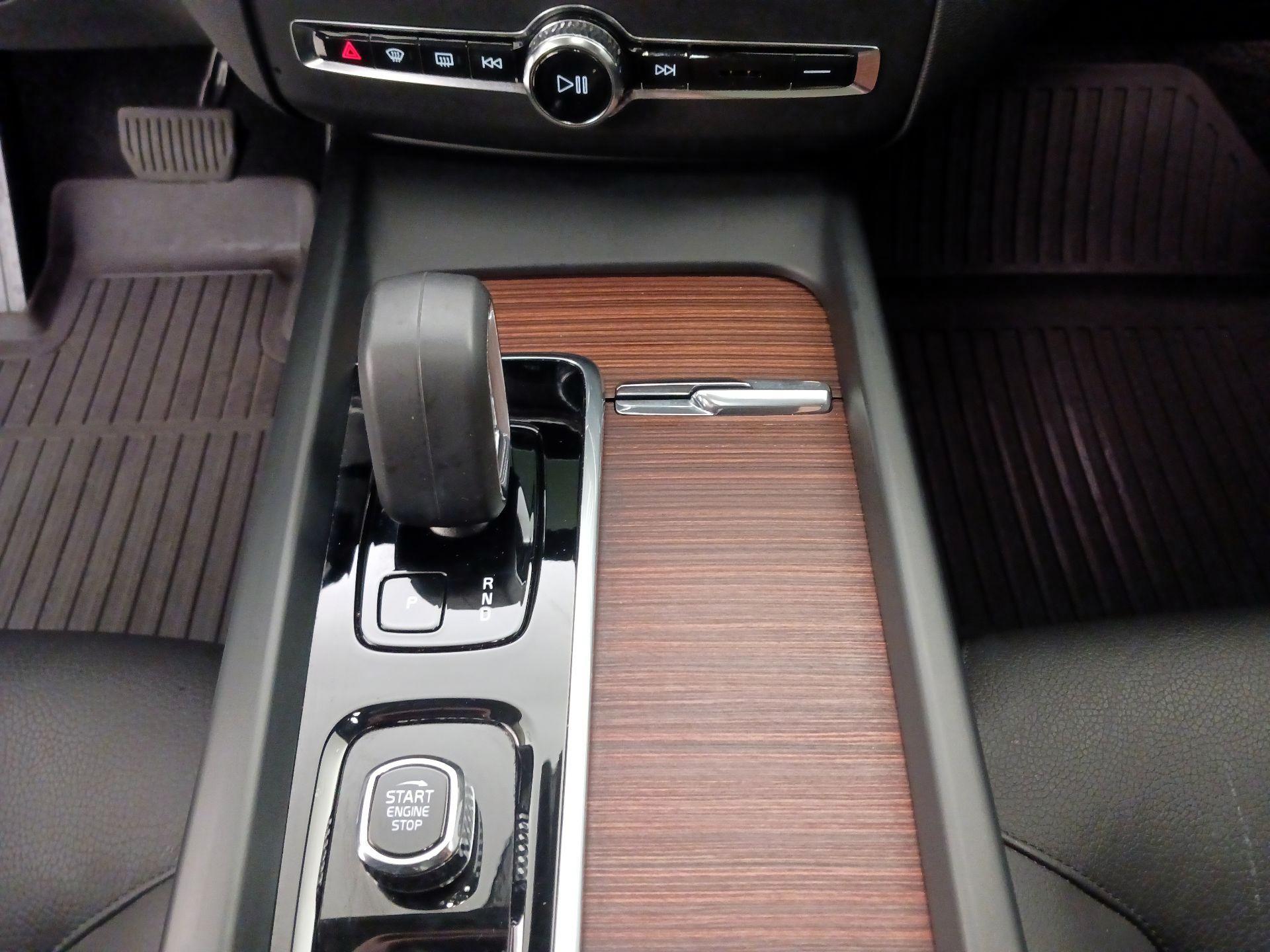 Thumbnail: 2023 Volvo XC60 - 18