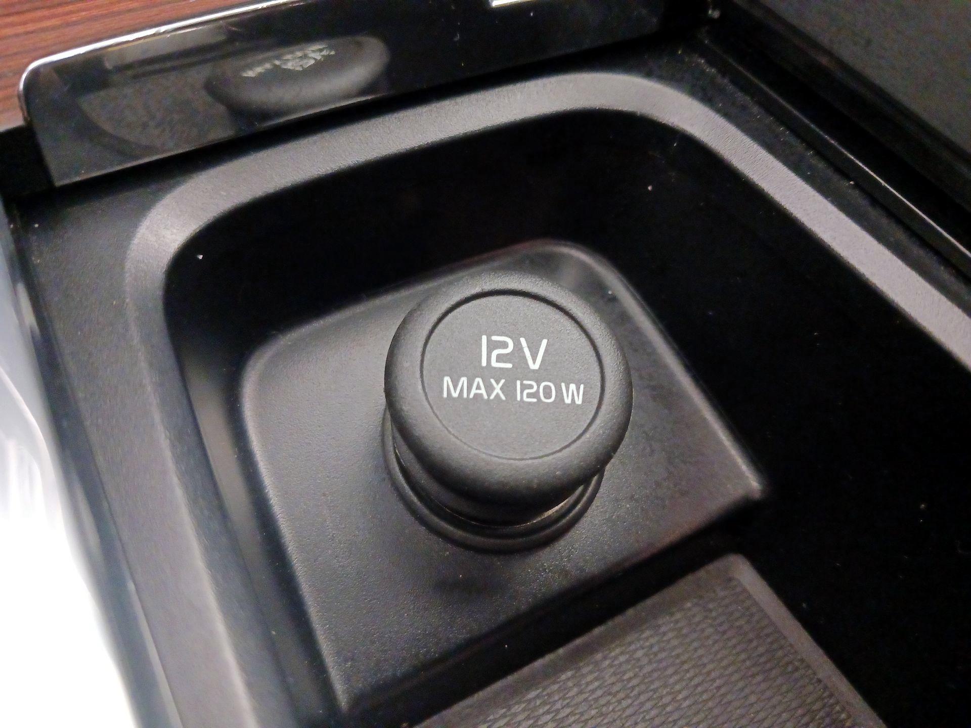 Thumbnail: 2023 Volvo XC60 - 19