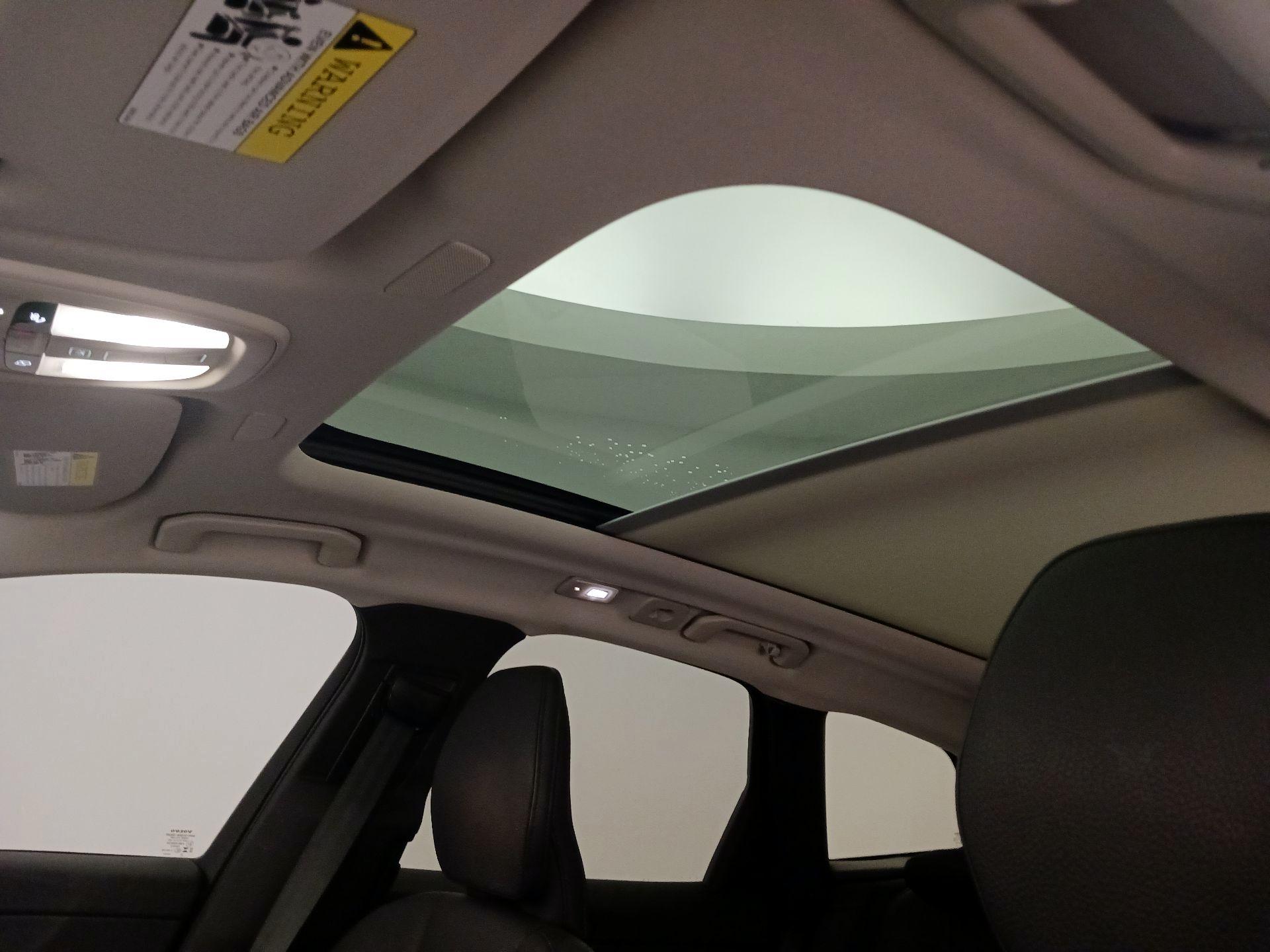 Thumbnail: 2023 Volvo XC60 - 20