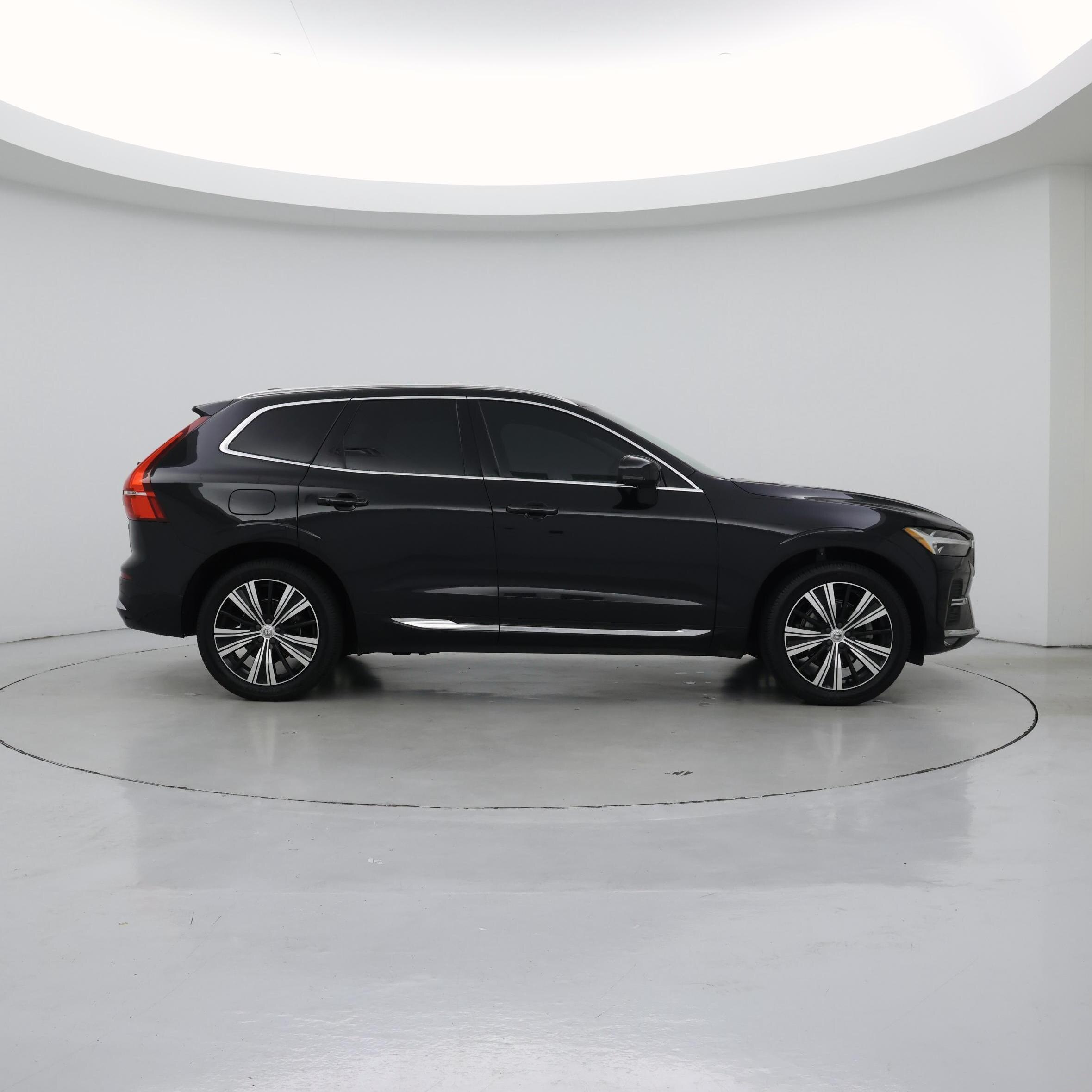 Thumbnail: 2023 Volvo XC60 - 7