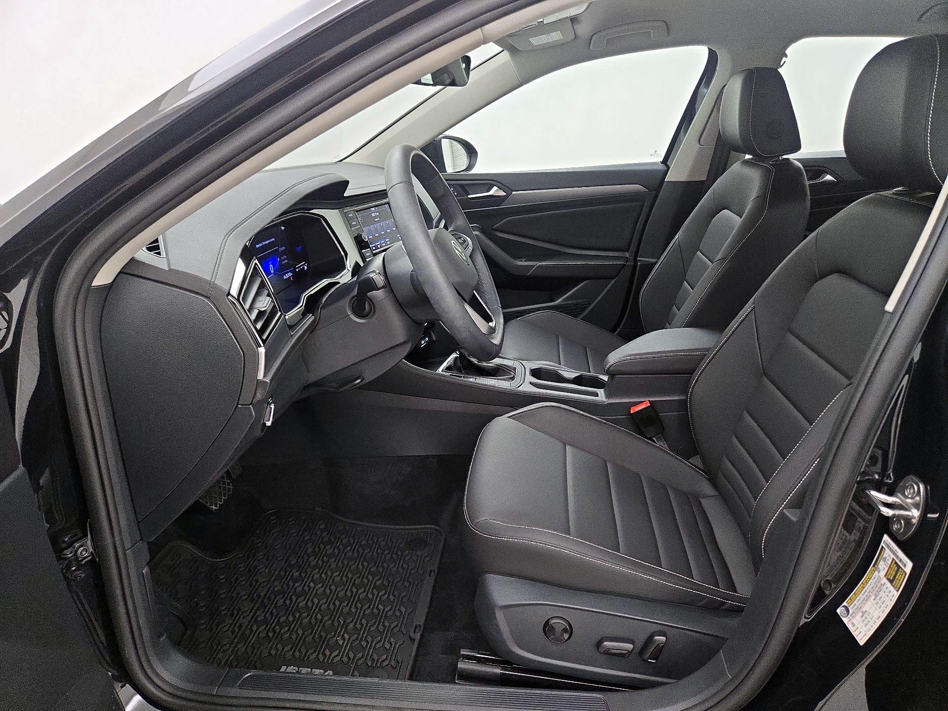 Thumbnail: 2024 Volkswagen Jetta - 11