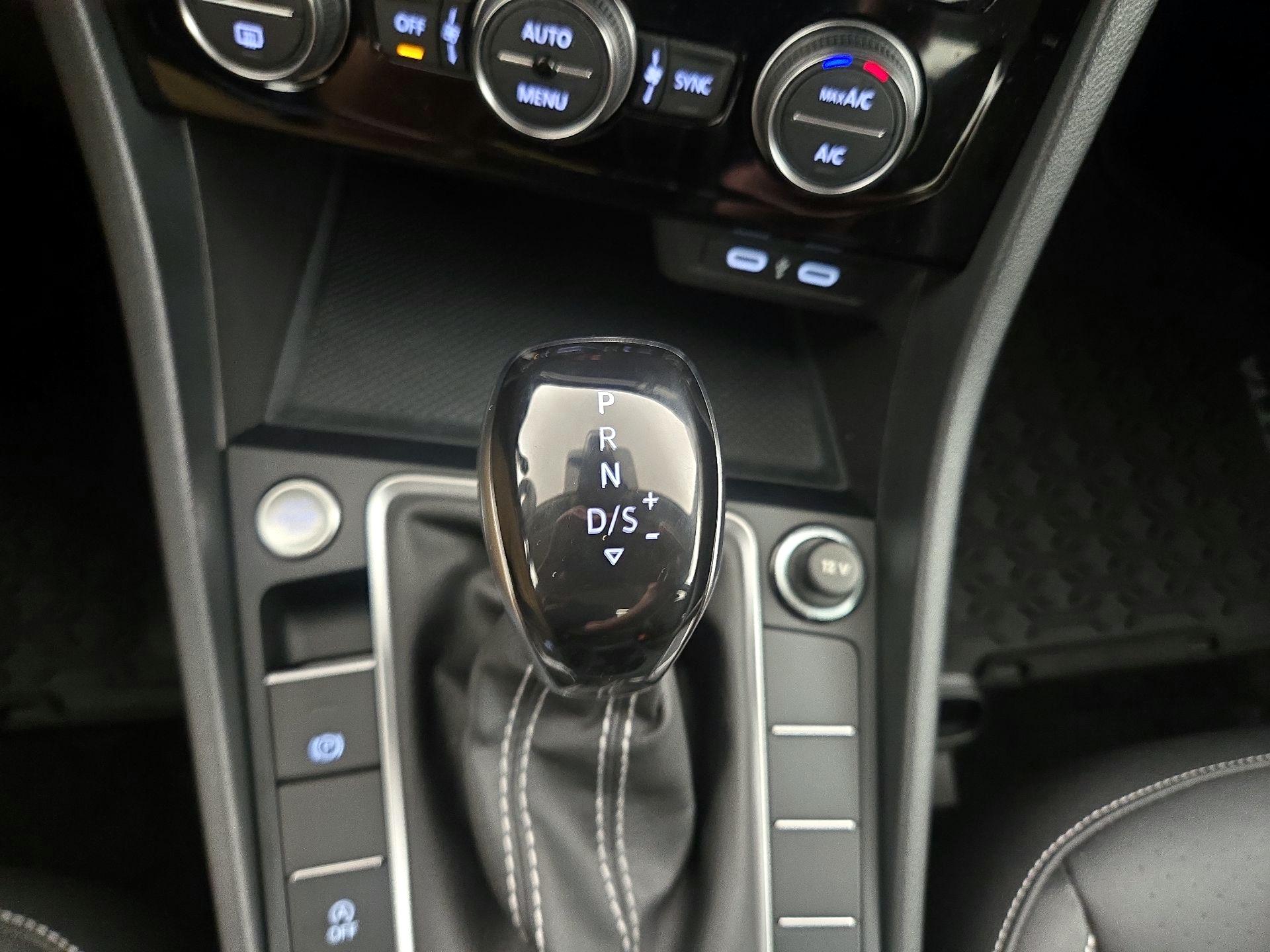Thumbnail: 2024 Volkswagen Jetta - 17