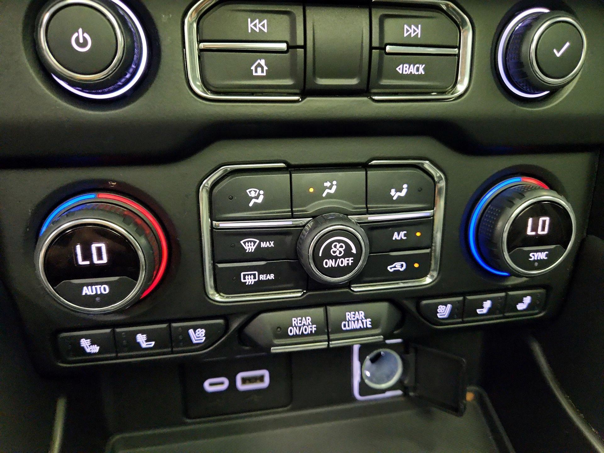 Thumbnail: 2021 Chevrolet Suburban - 17