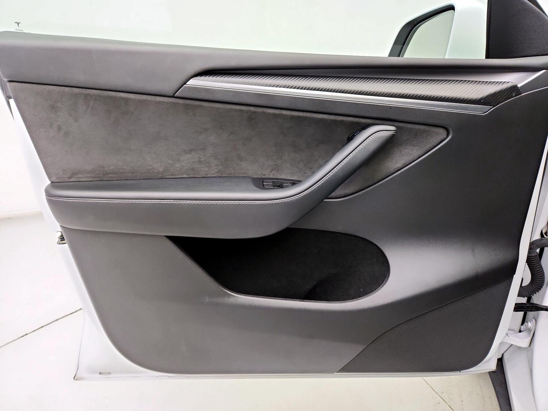 Thumbnail: 2023 Tesla Model Y - 12