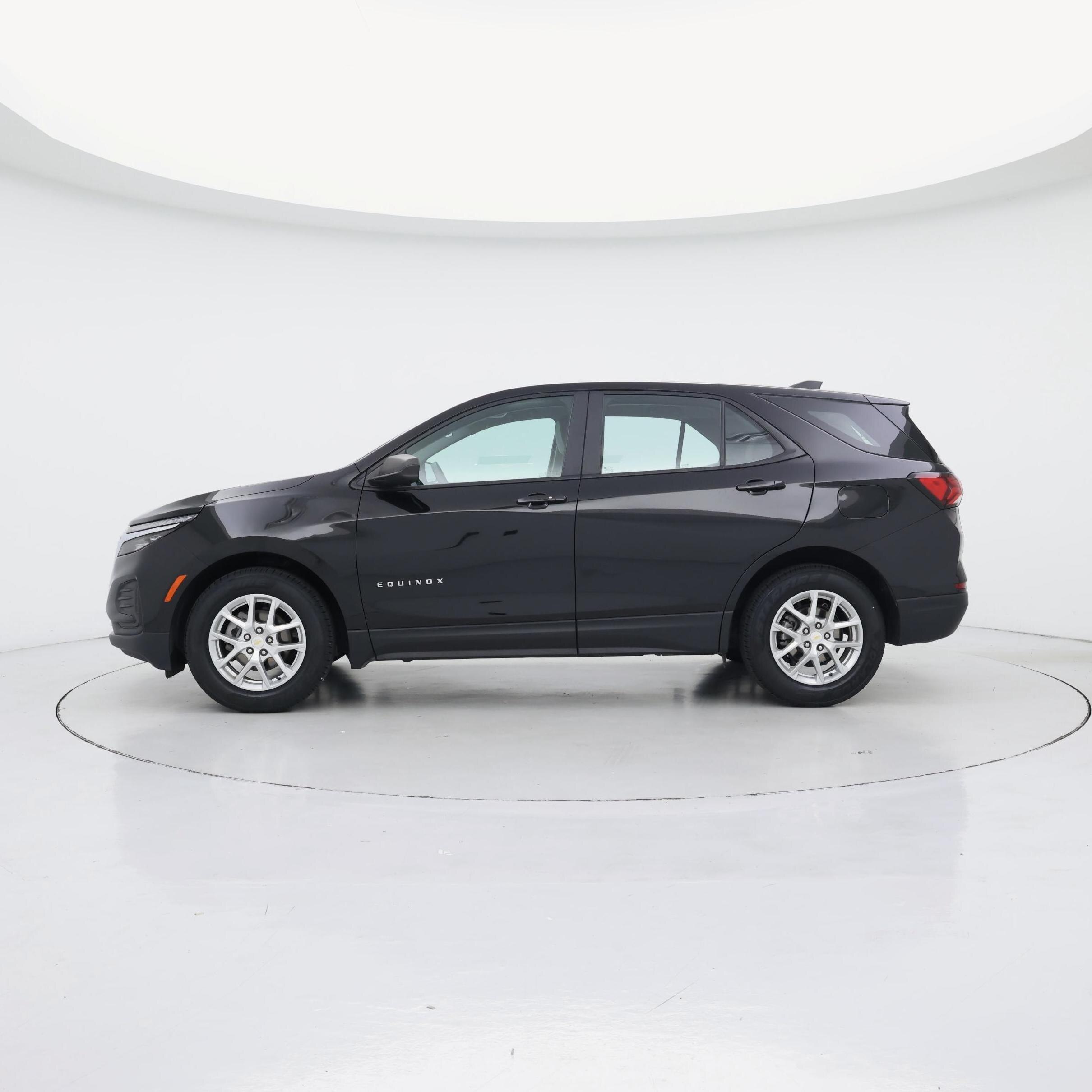 Thumbnail: 2022 Chevrolet Equinox - 3