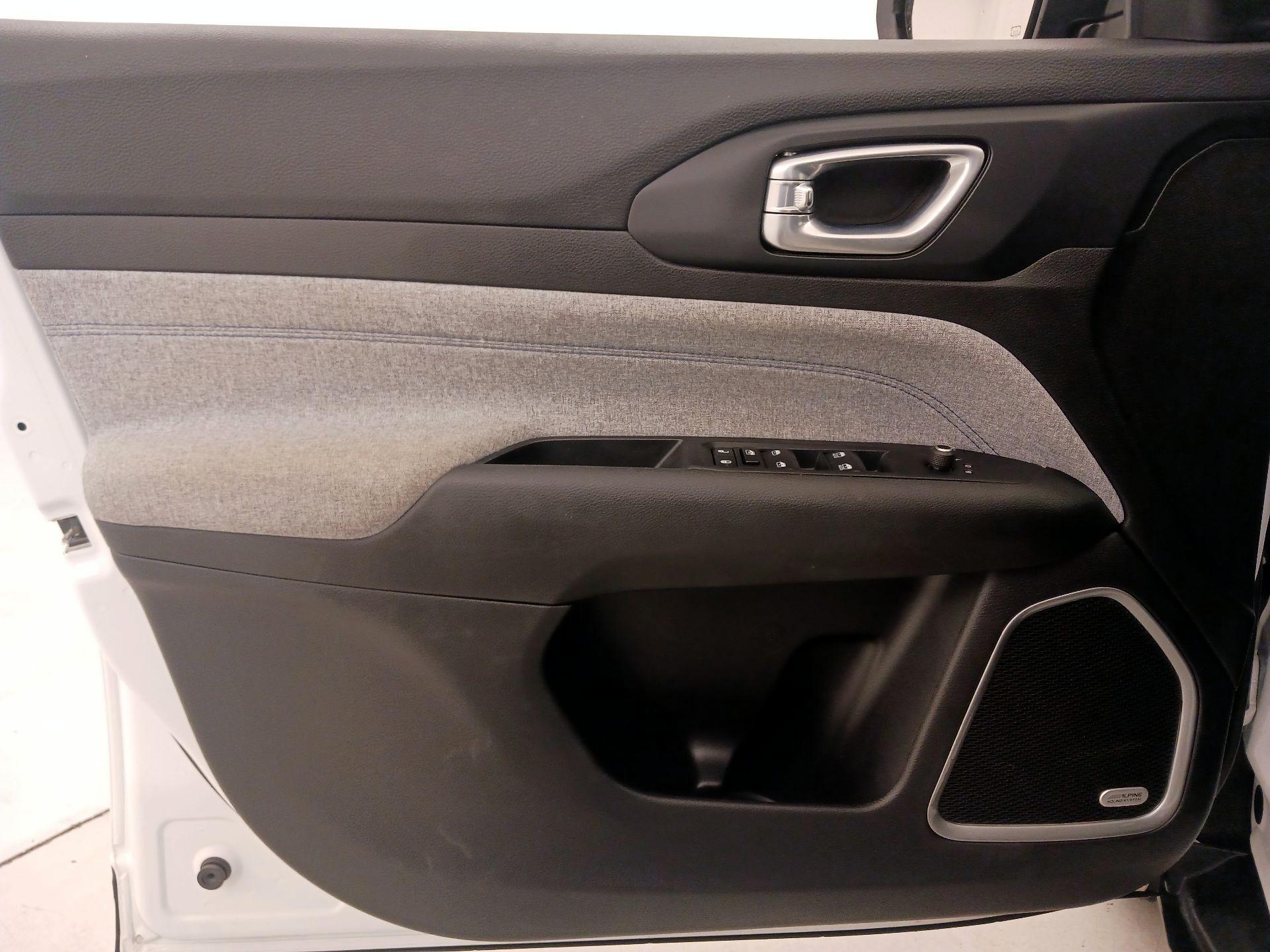Thumbnail: 2023 Jeep Compass - 12